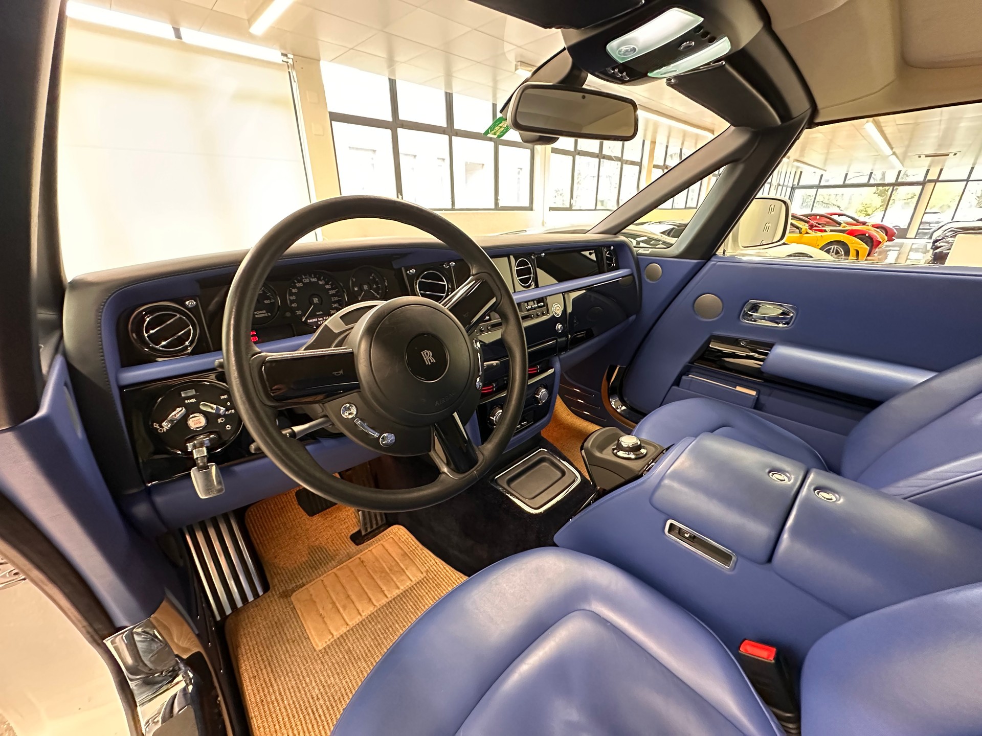 ROLLS-ROYCE Phantom 6.7 V12 Drophead-image-8