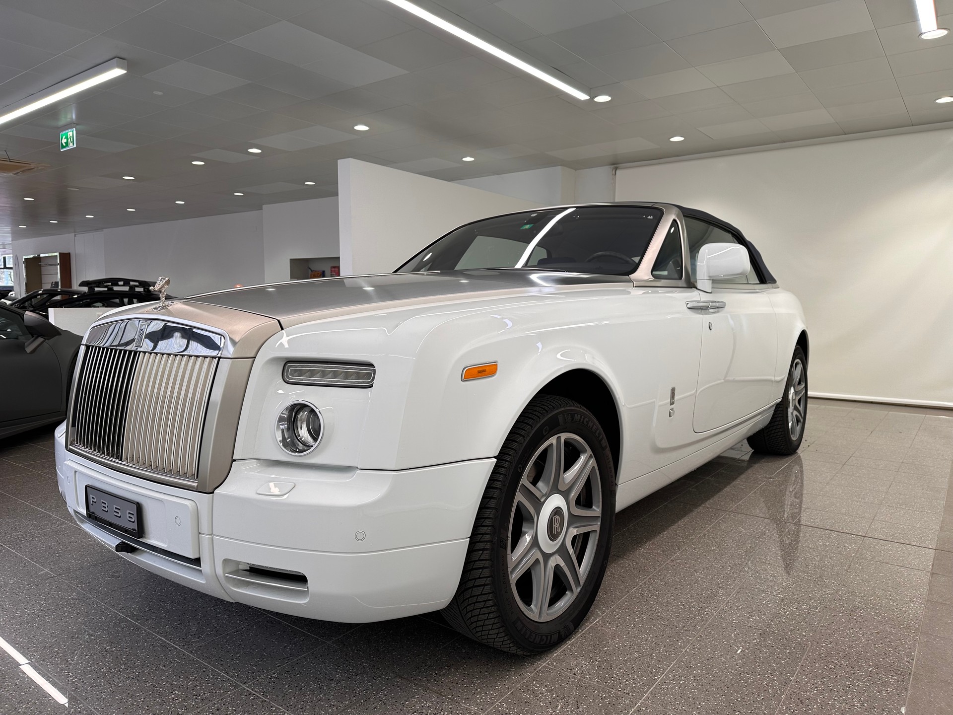 ROLLS-ROYCE Phantom 6.7 V12 Drophead-image-5