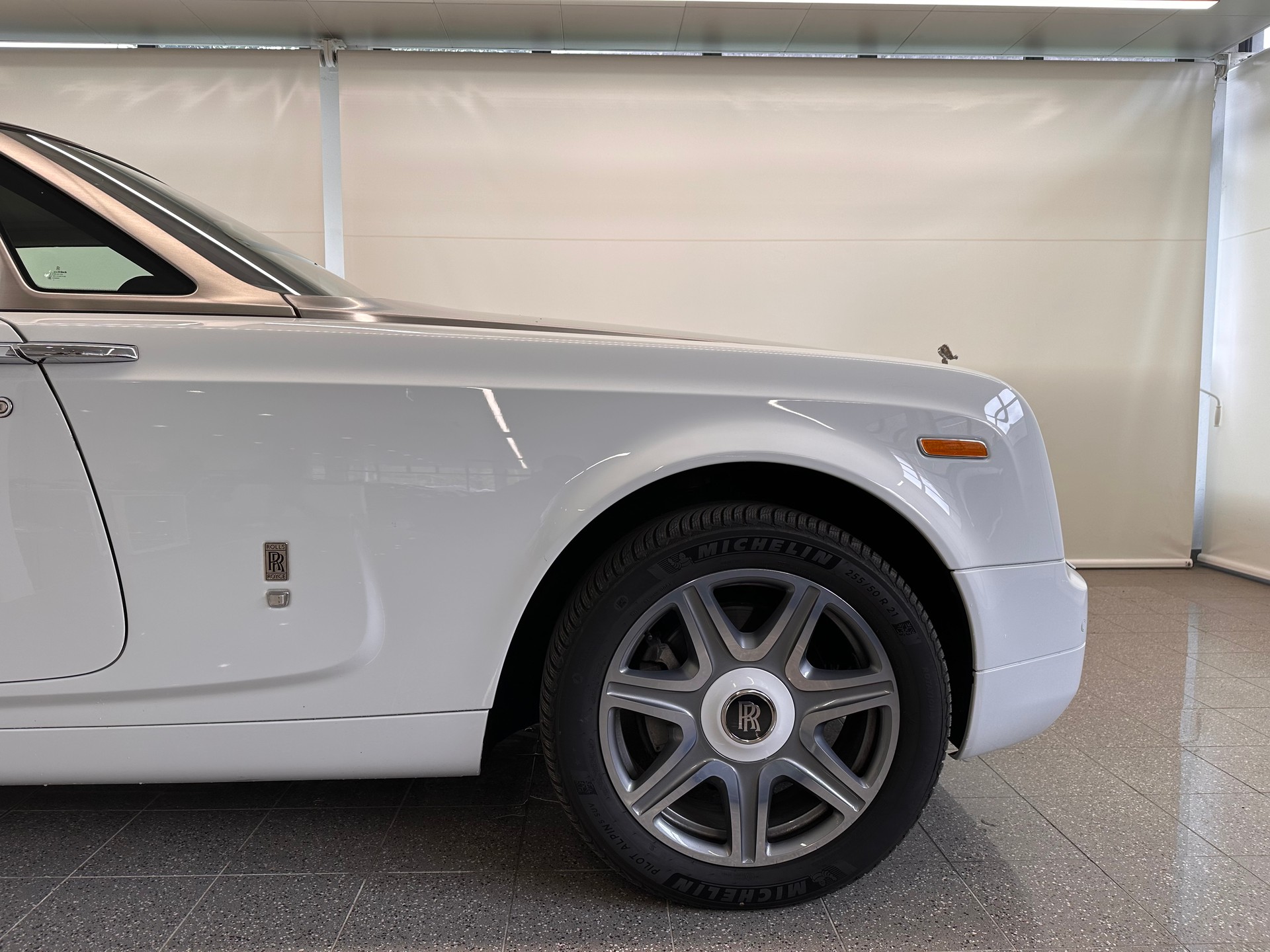 ROLLS-ROYCE Phantom 6.7 V12 Drophead-image-15