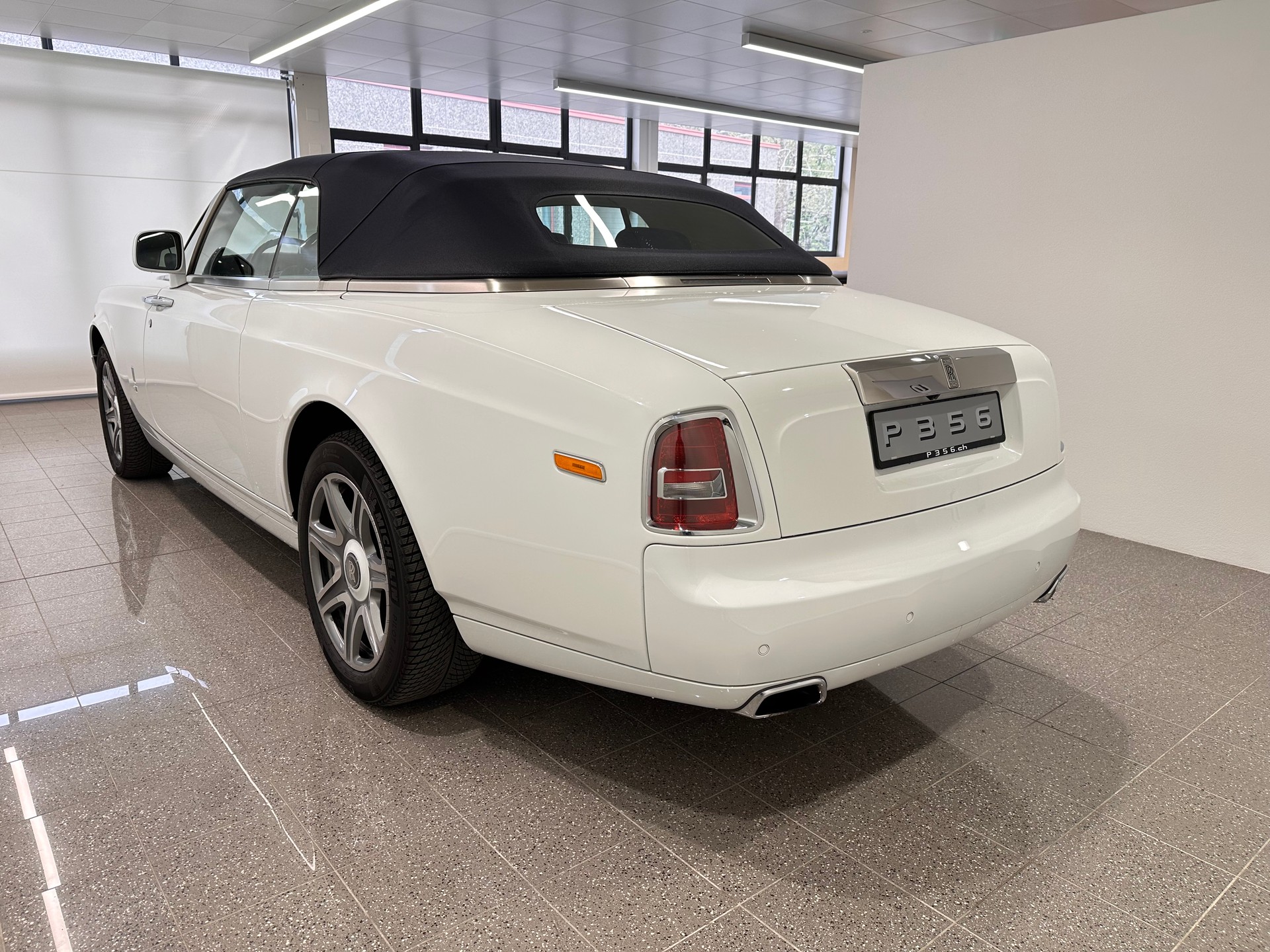 ROLLS-ROYCE Phantom 6.7 V12 Drophead-image-4