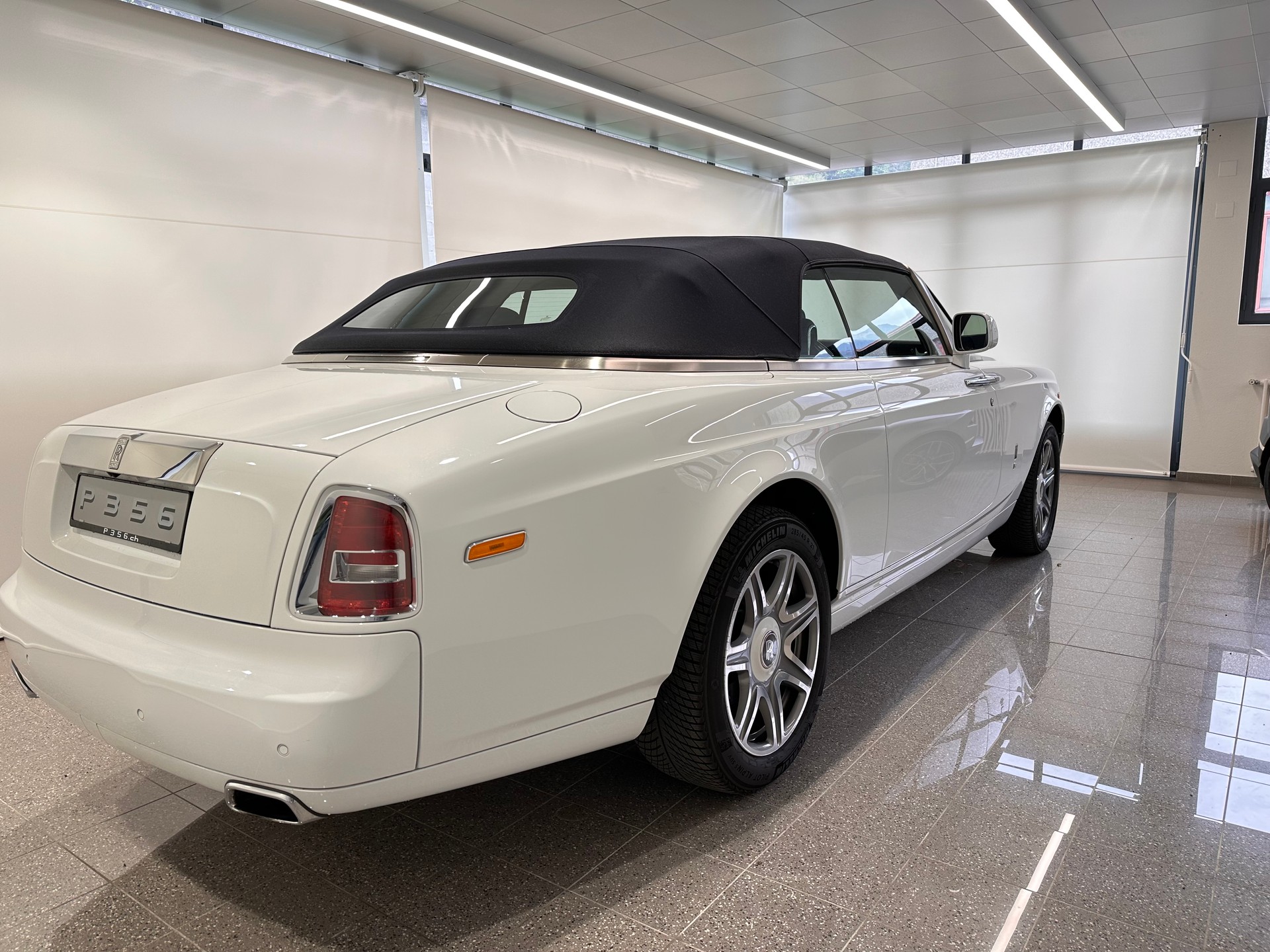 ROLLS-ROYCE Phantom 6.7 V12 Drophead-image-2