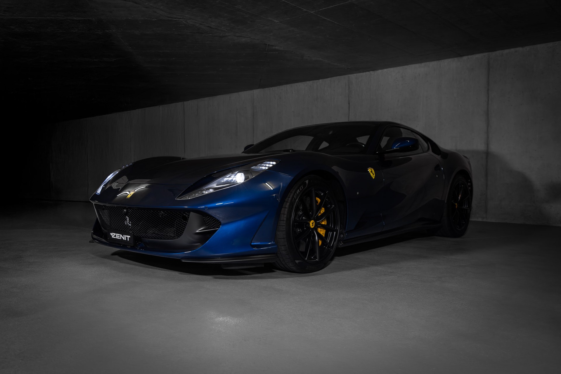 FERRARI 812 Superfast-image-18