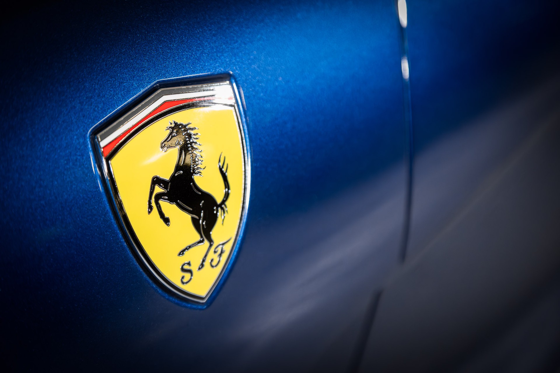 FERRARI 812 Superfast-image-27