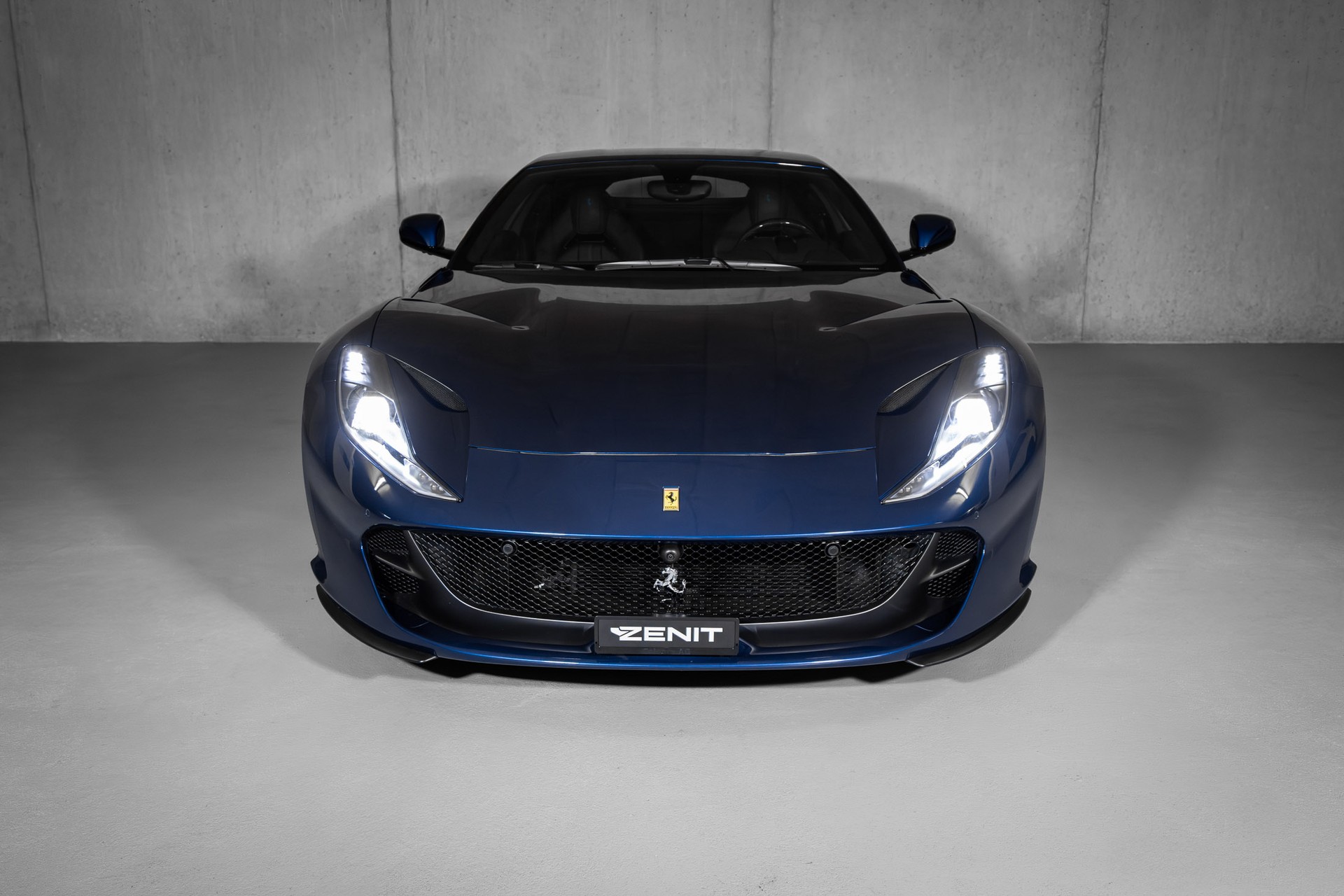 FERRARI 812 Superfast-image-7