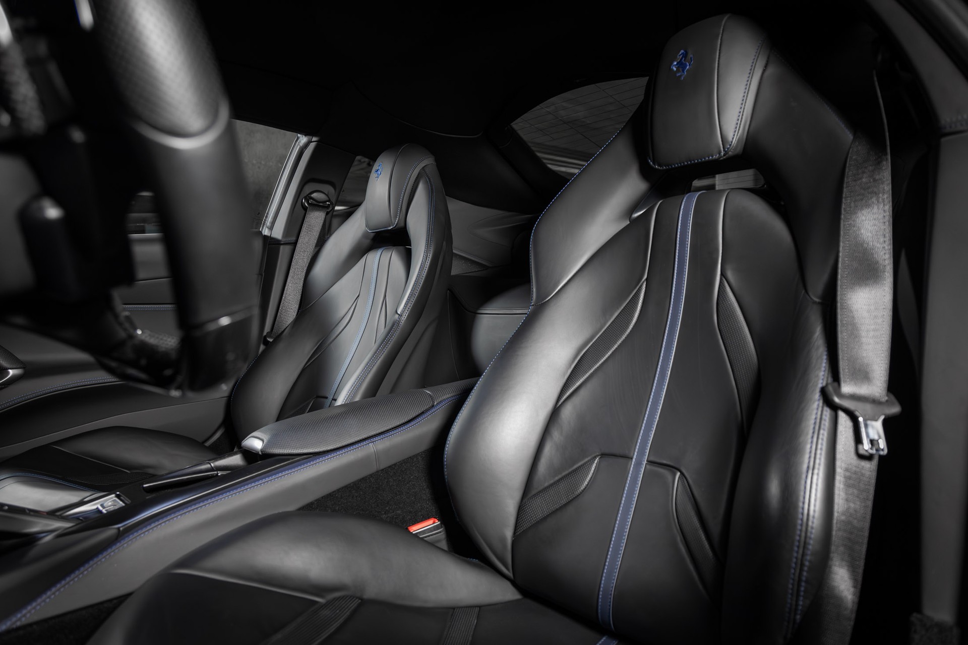 FERRARI 812 Superfast-image-25