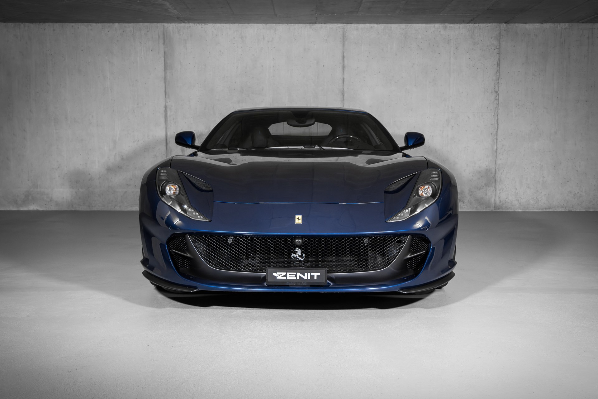 FERRARI 812 Superfast-image-5
