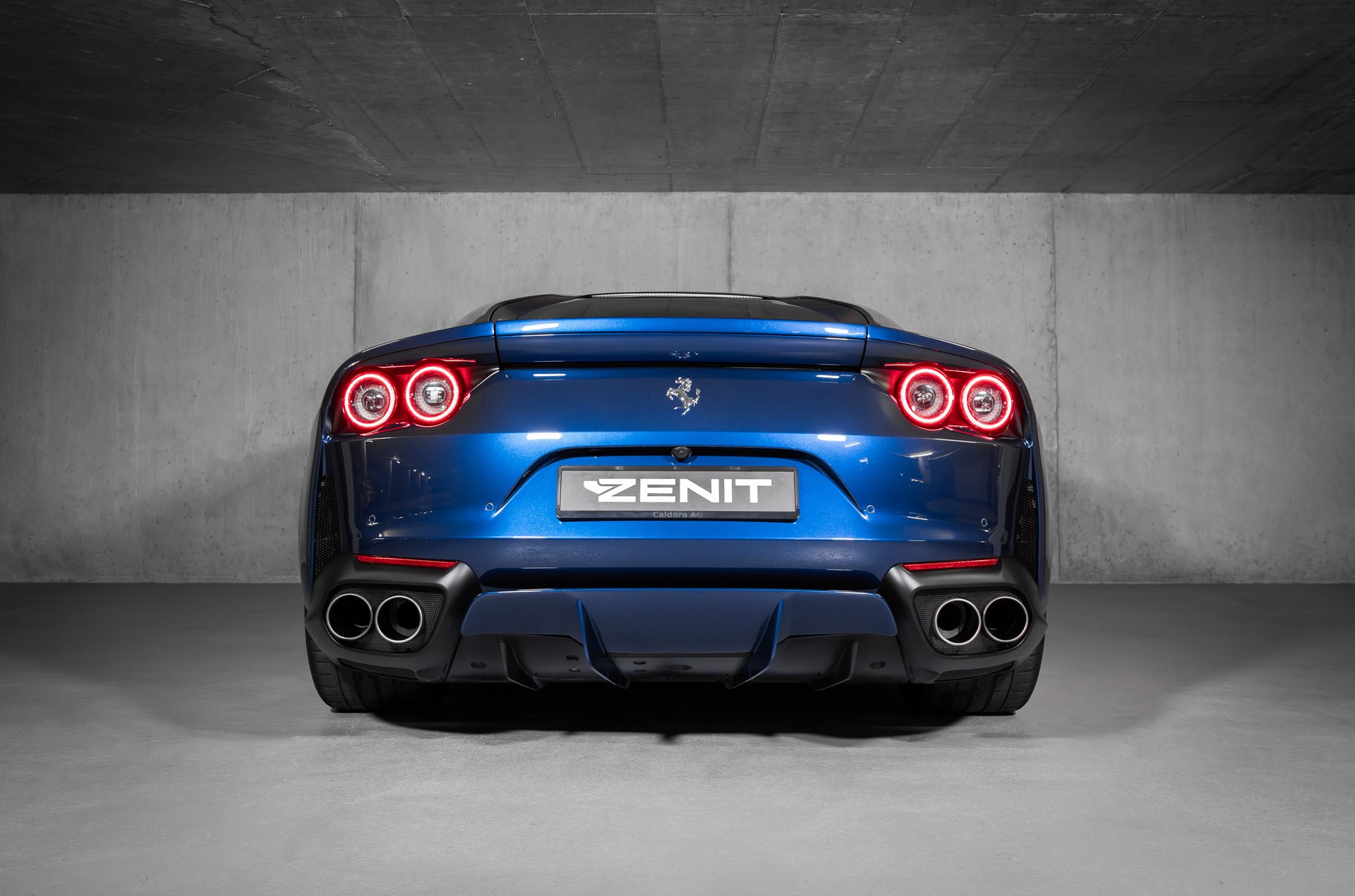 FERRARI 812 Superfast-image-15