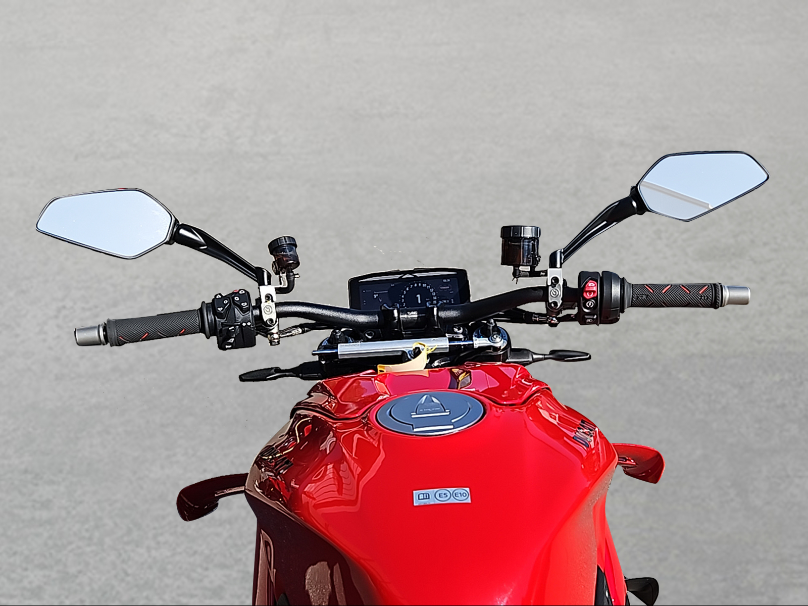 DUCATI Streetfighter V4 S-image-12