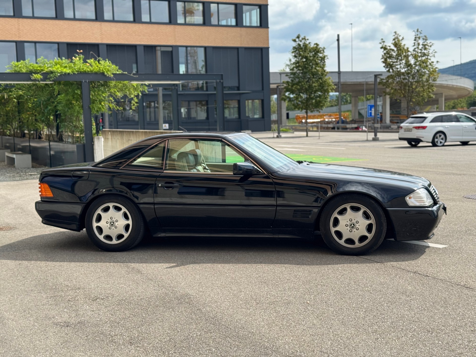 MERCEDES-BENZ 300 SL Automatic-image-4