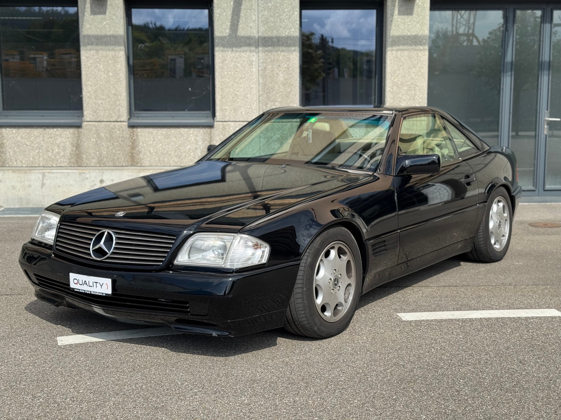 MERCEDES-BENZ 300 SL Automatic-image-0