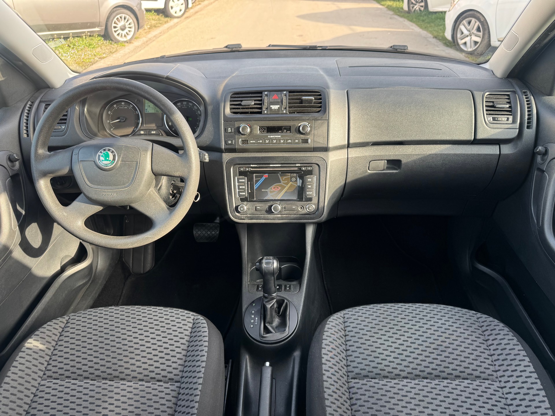 SKODA Roomster 1.2 TSI Elegance DSG-image-7