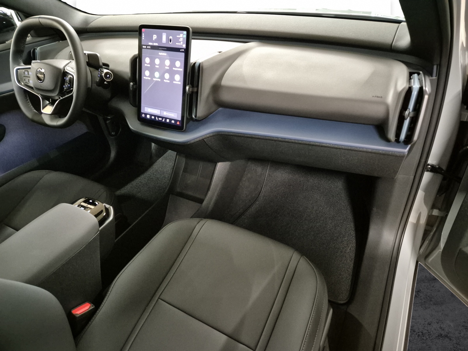 VOLVO EX30 E60 XCITE Core-image-17