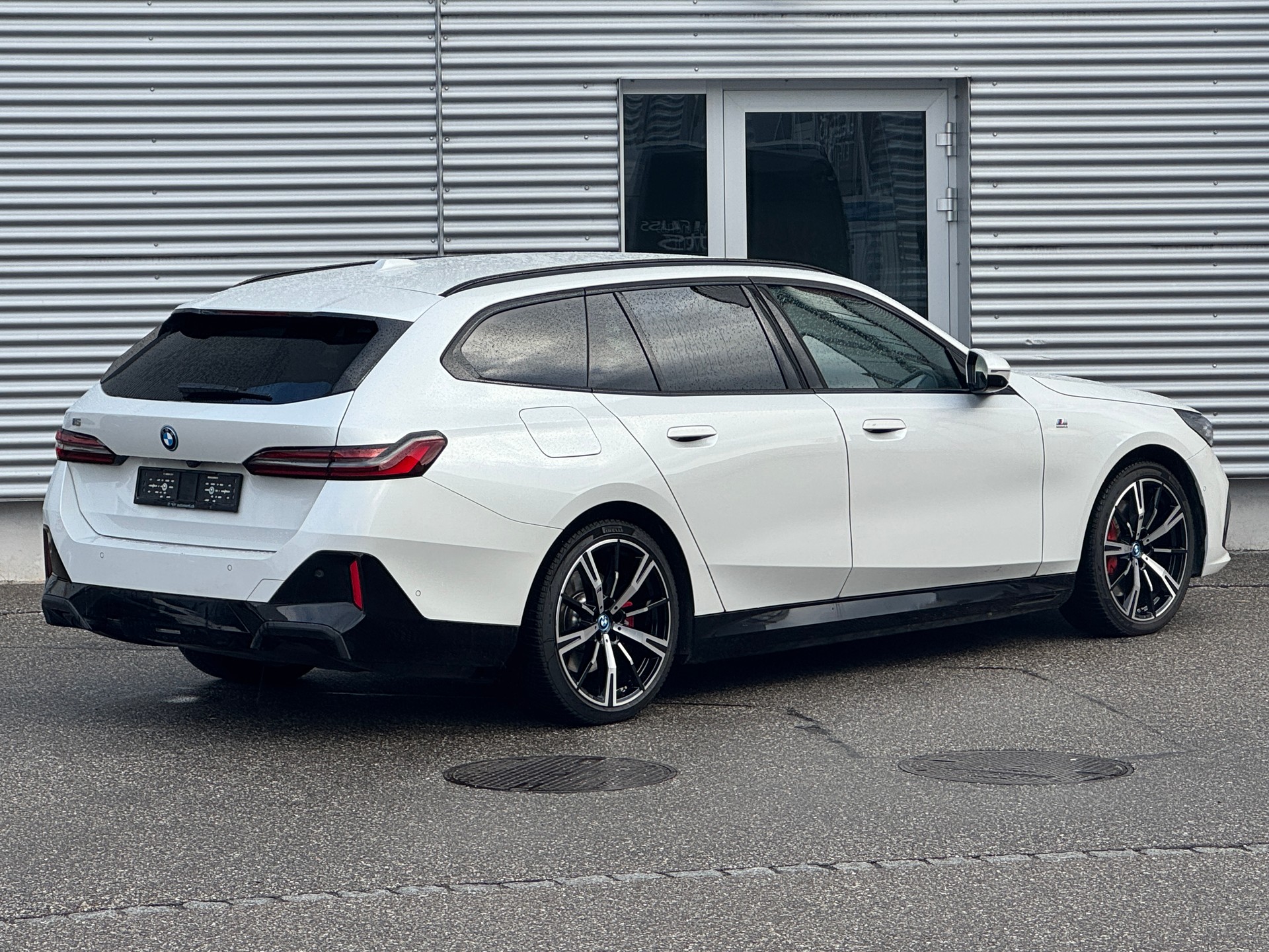 BMW i5 xDrive 40 Touring M Sport Pro-image-9