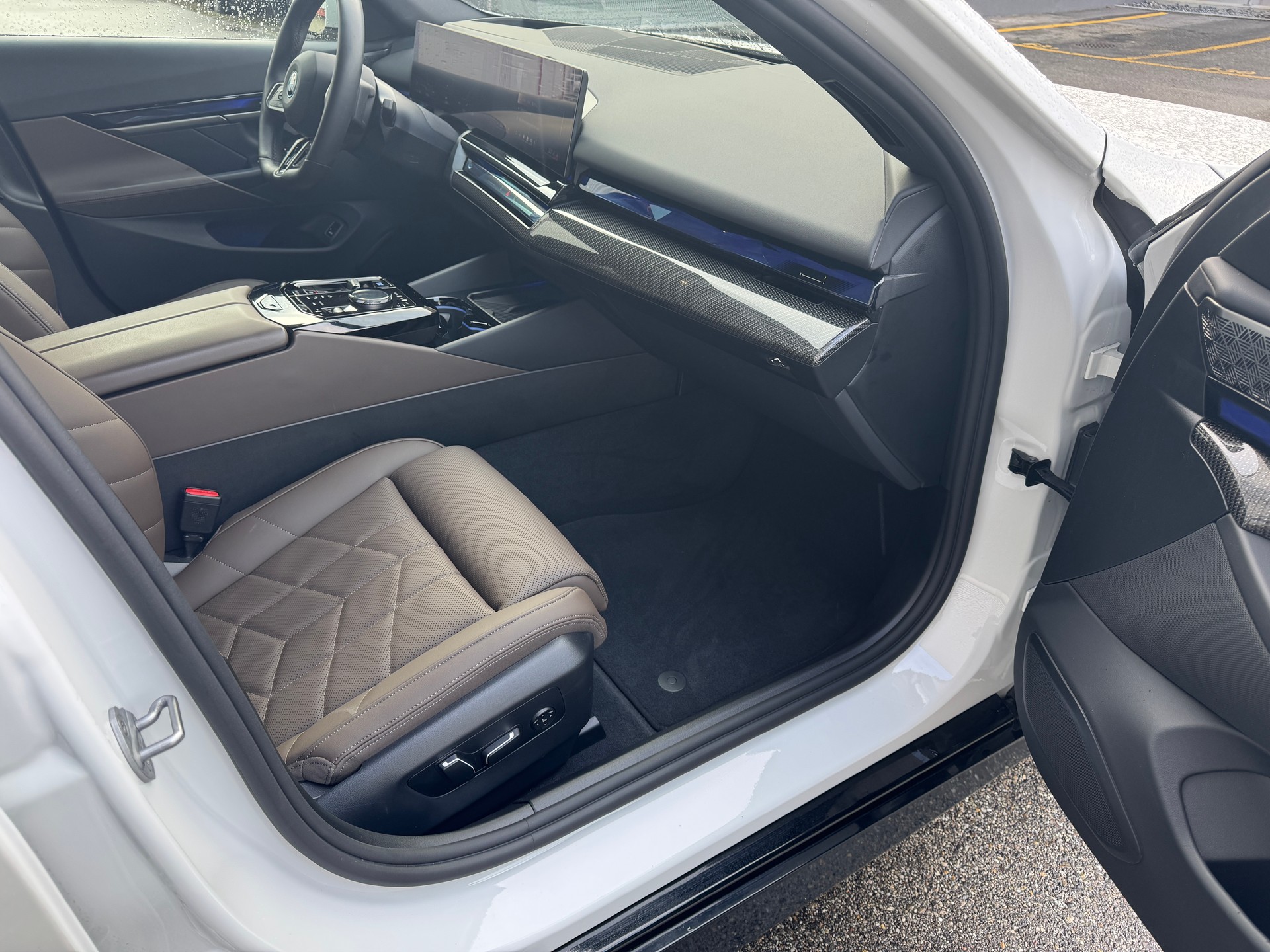 BMW i5 xDrive 40 Touring M Sport Pro-image-4
