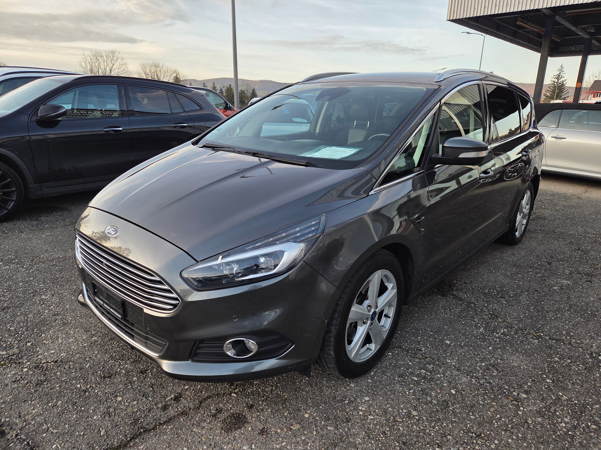 FORD S-Max 2.0 SCTi Titanium Automat-showroom-element-3