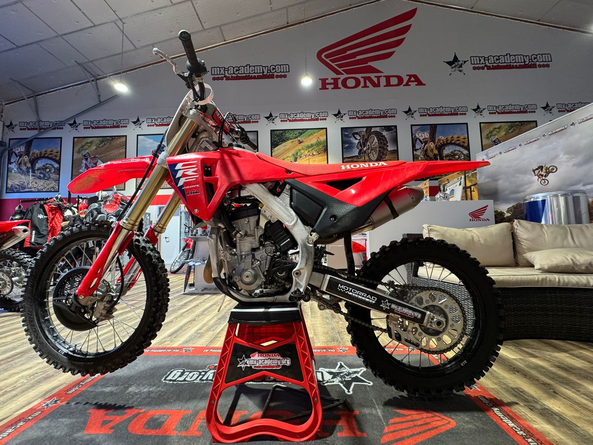 HONDA CRF 250 R *Vorführmodell* "2026*-image-1