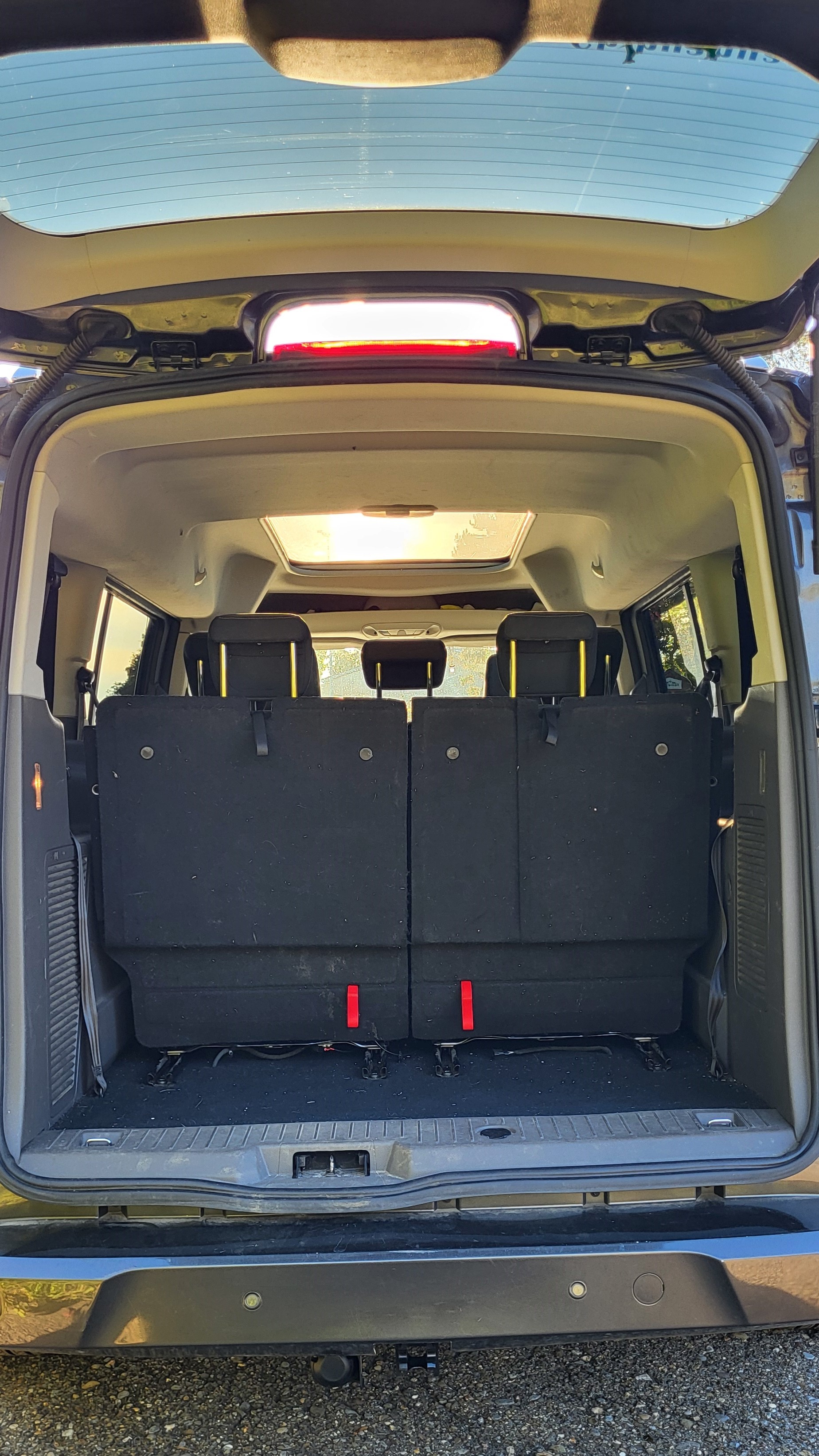 FORD Grand Tourneo Connect 1.5 EcoBlue Titanium Automat-image-14