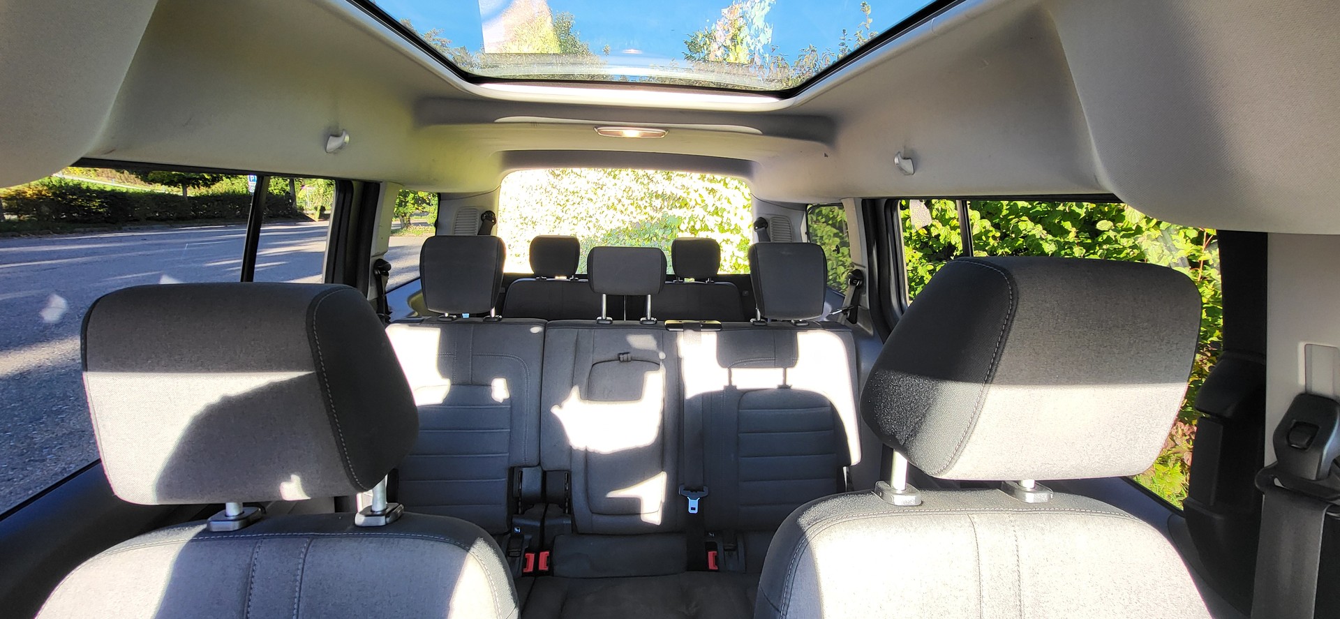 FORD Grand Tourneo Connect 1.5 EcoBlue Titanium Automat-image-5
