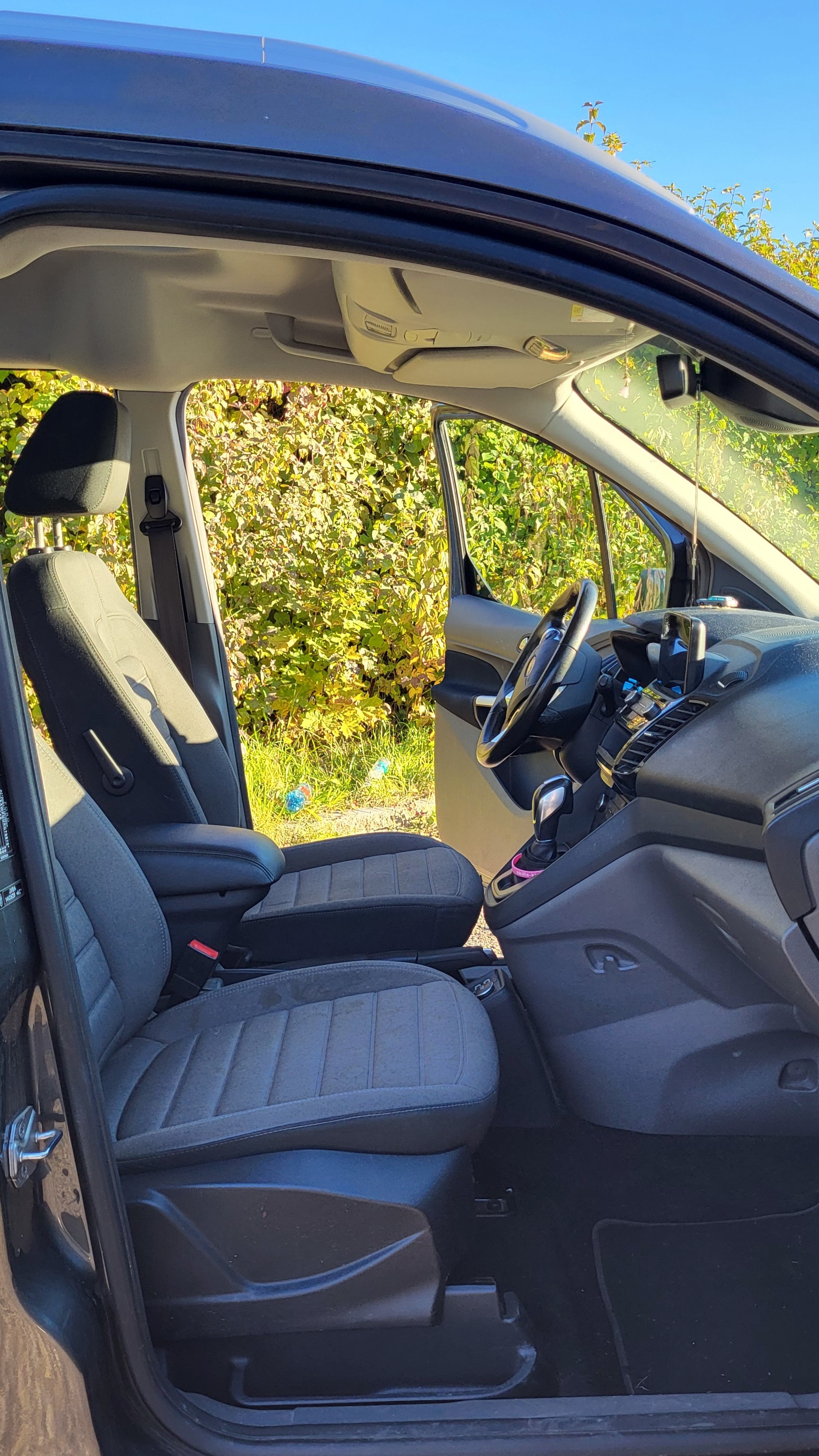 FORD Grand Tourneo Connect 1.5 EcoBlue Titanium Automat-image-9