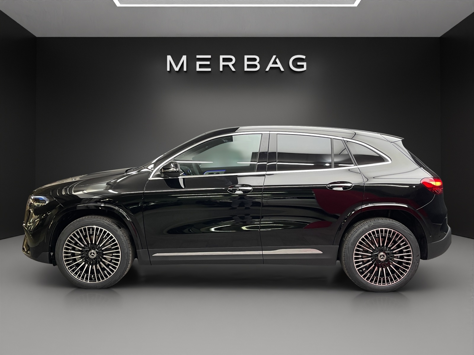 MERCEDES-BENZ EQA 300 4MATIC "Excellence Edition"-image-2