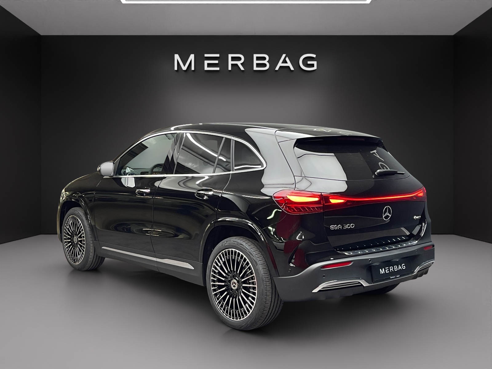 MERCEDES-BENZ EQA 300 4MATIC "Excellence Edition"-image-3