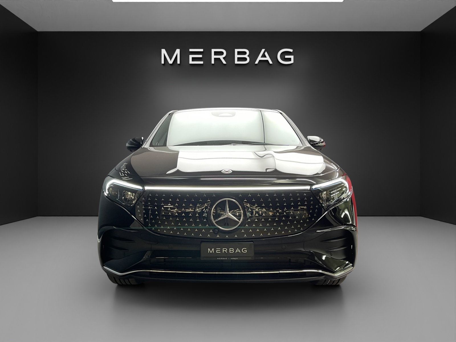 MERCEDES-BENZ EQA 300 4MATIC "Excellence Edition"-image-1