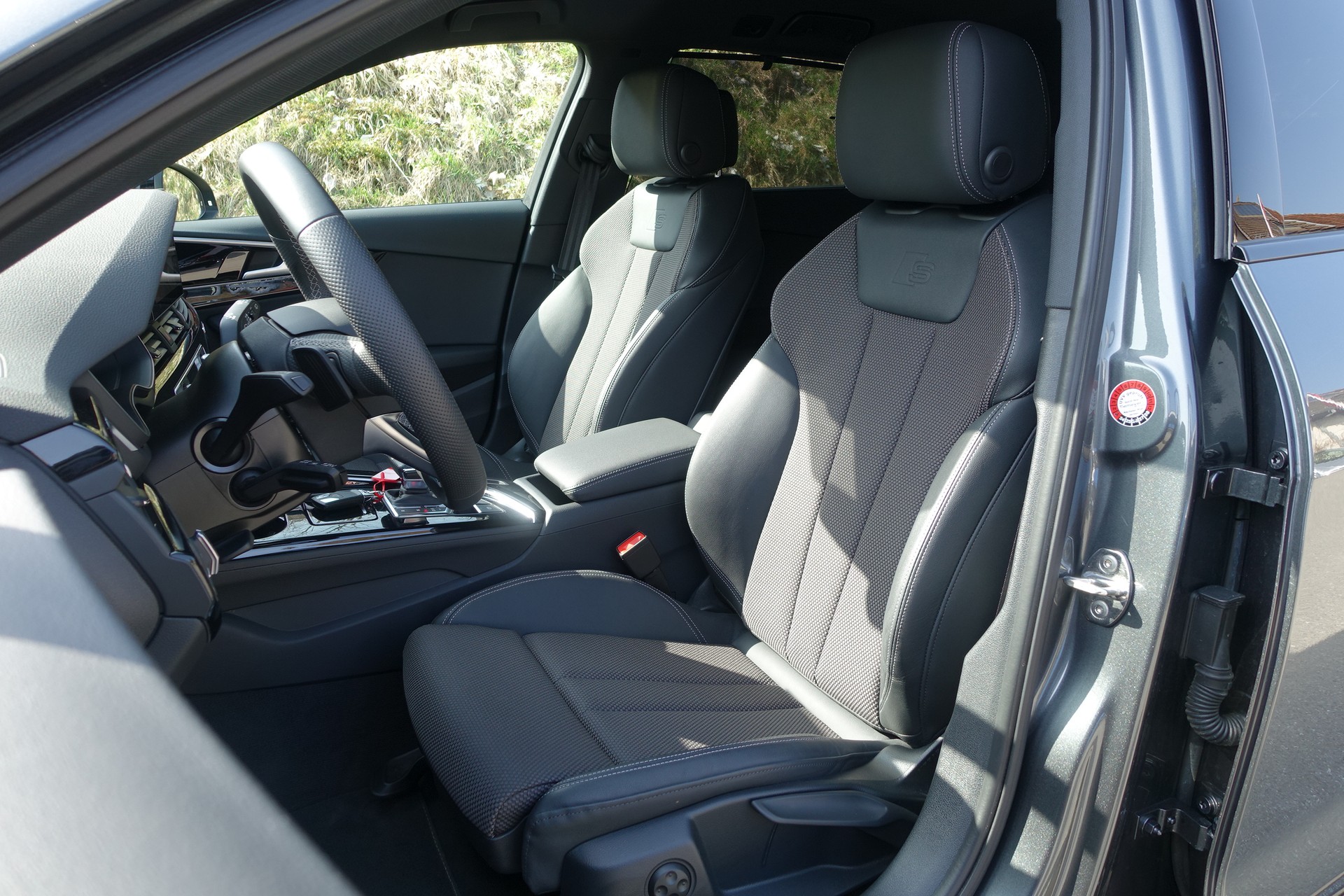 AUDI AUDI A4 Avant Competition Edition plus 40 TFSI 2x S line S-tronic quattro-image-2