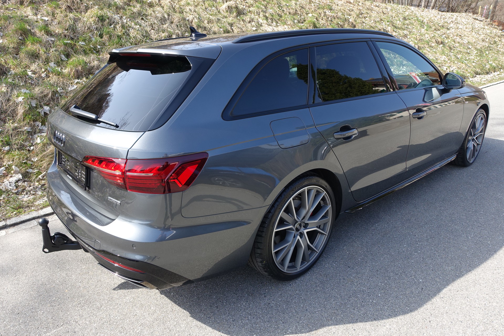 AUDI AUDI A4 Avant Competition Edition plus 40 TFSI 2x S line S-tronic quattro-image-15