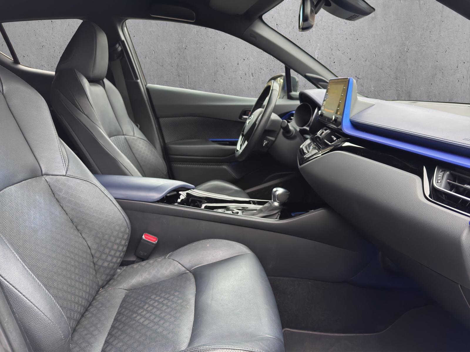 TOYOTA C-HR 2.0 VVTi HSD Style-image-9
