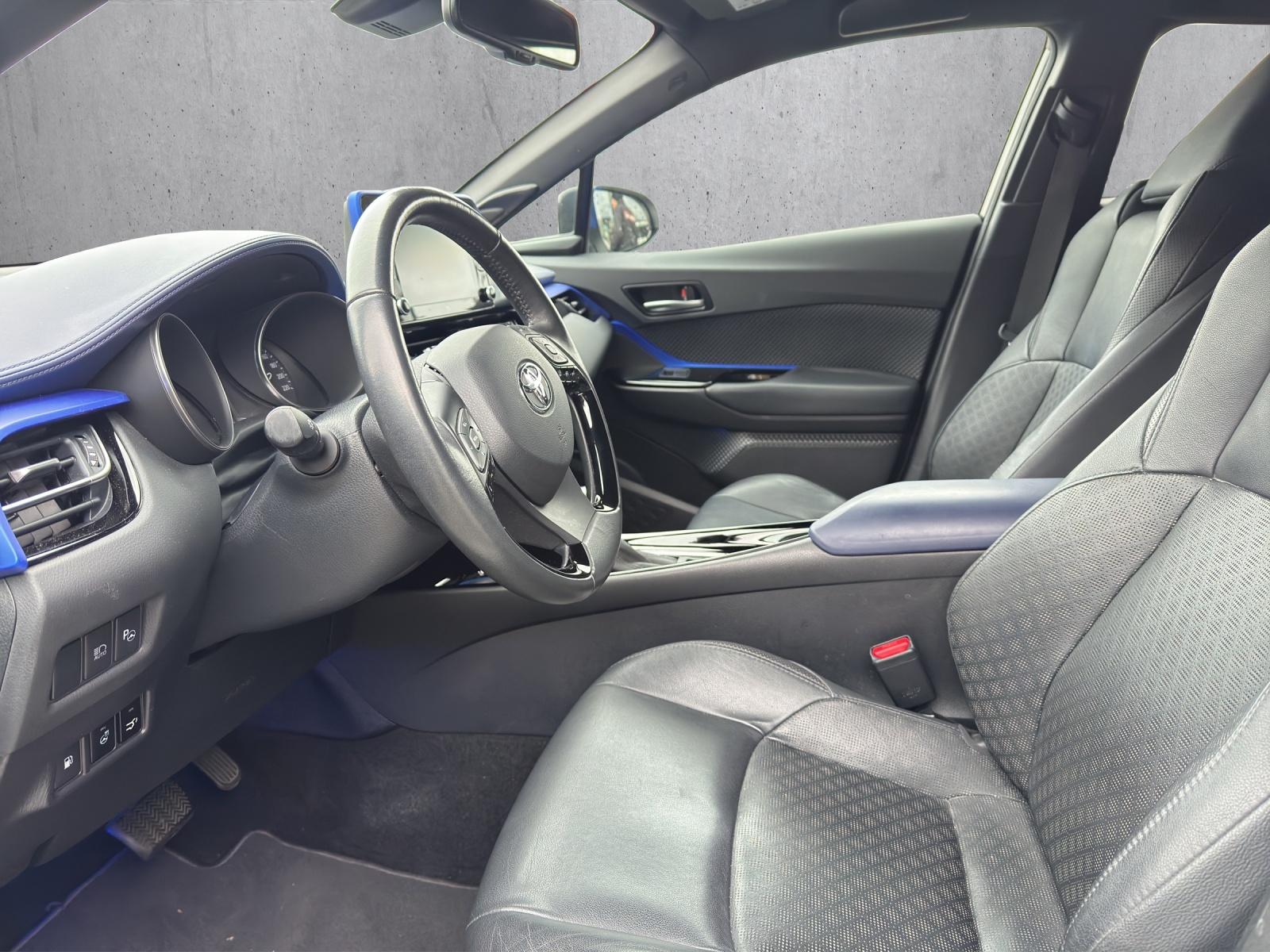 TOYOTA C-HR 2.0 VVTi HSD Style-image-8