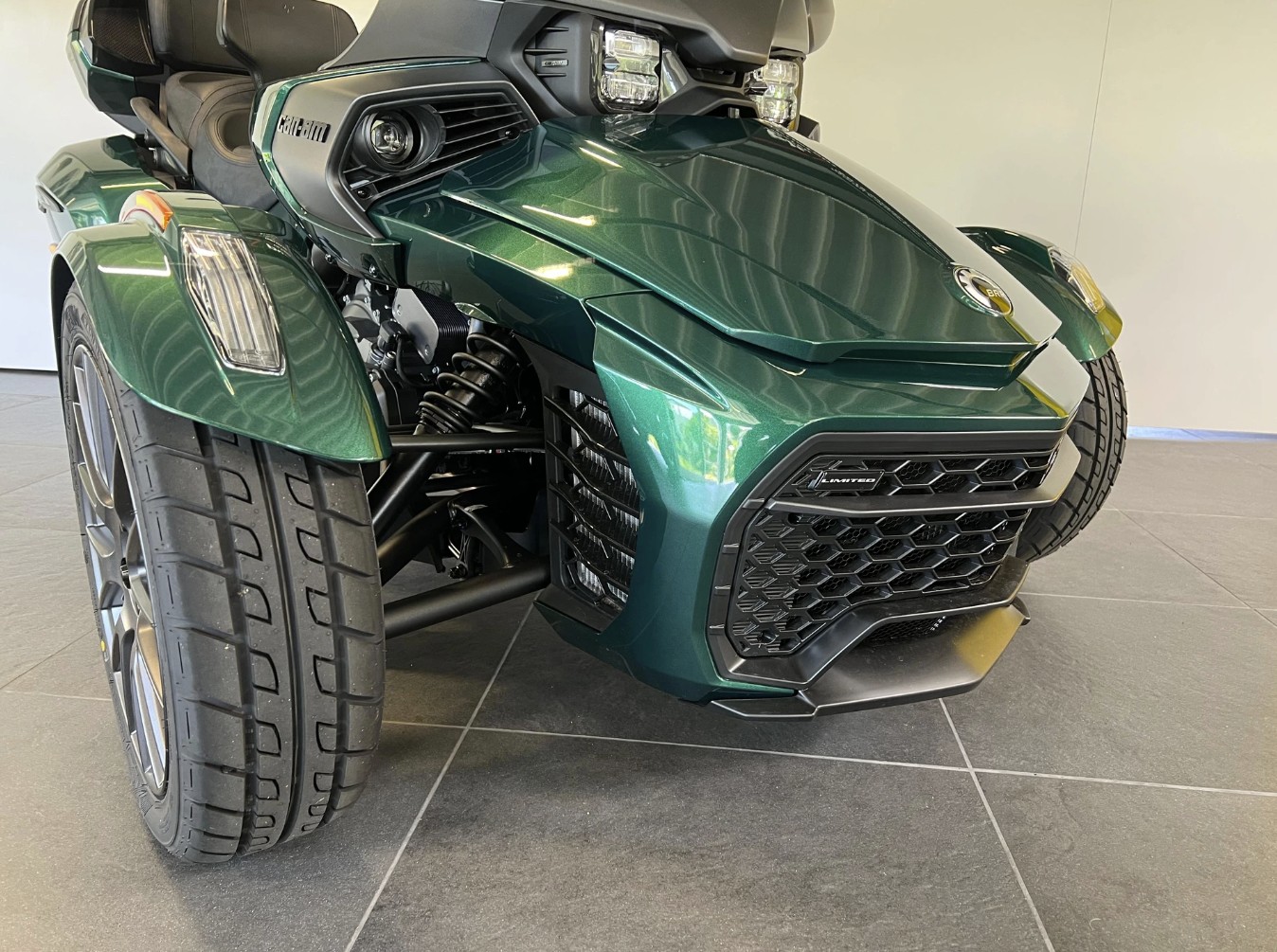 CAN-AM Spyder F3-LTD Special Special Series SE6-image-8
