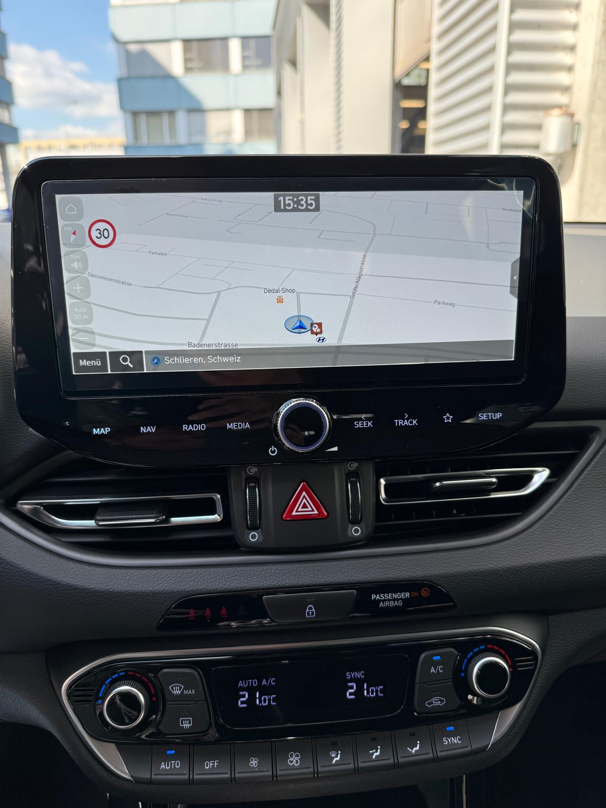 HYUNDAI i30 1.6 T-GDi Amplia-image-14