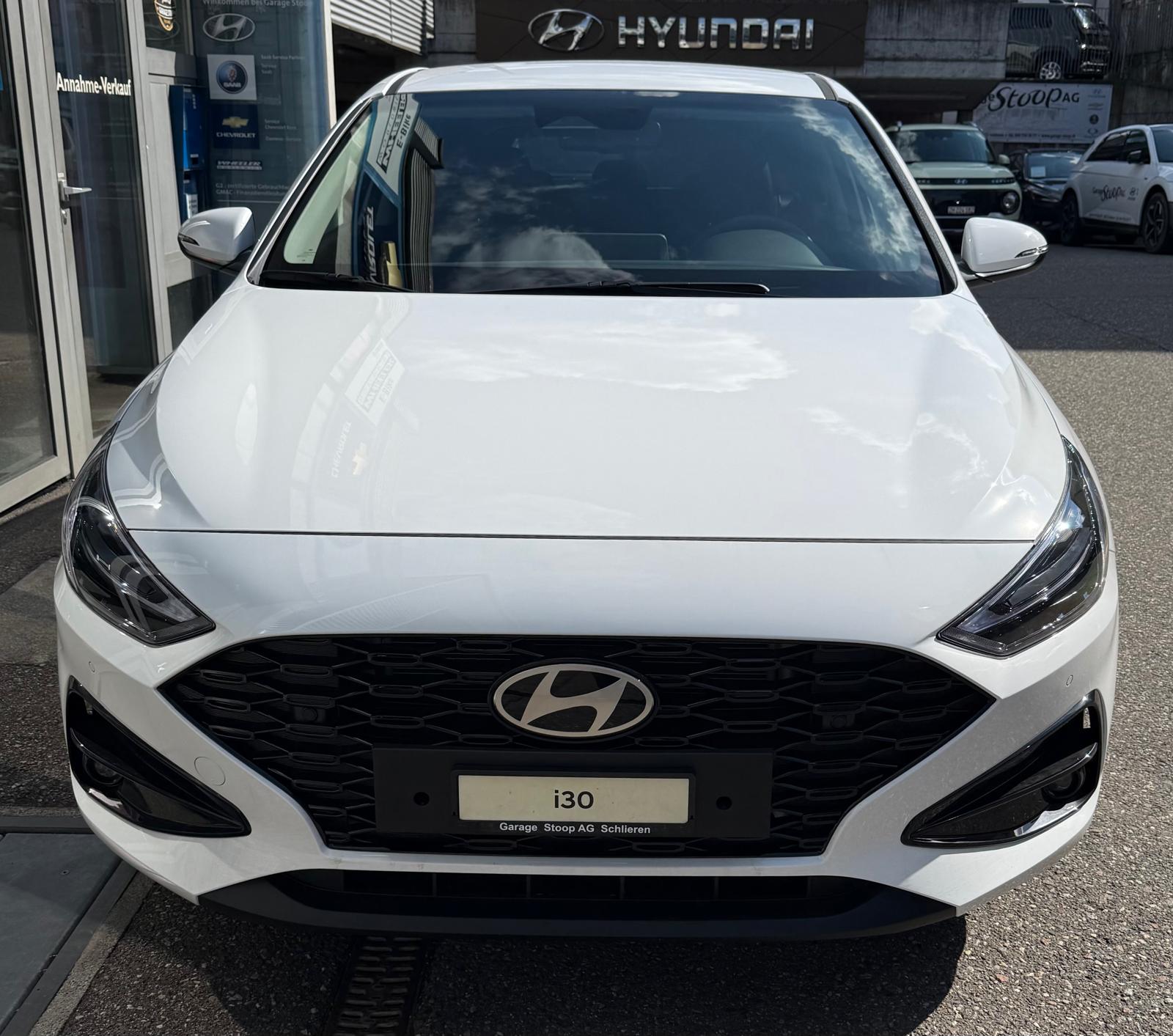 HYUNDAI i30 1.6 T-GDi Amplia-image-5