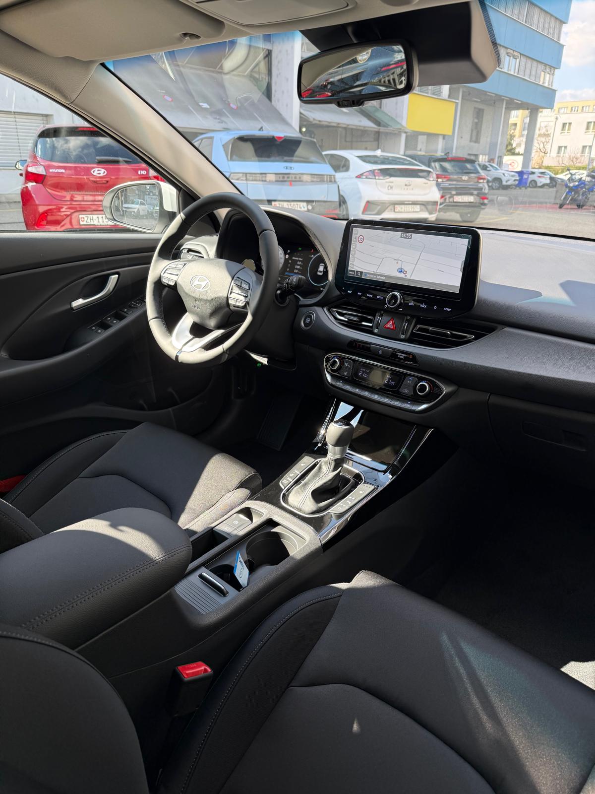 HYUNDAI i30 1.6 T-GDi Amplia-image-8