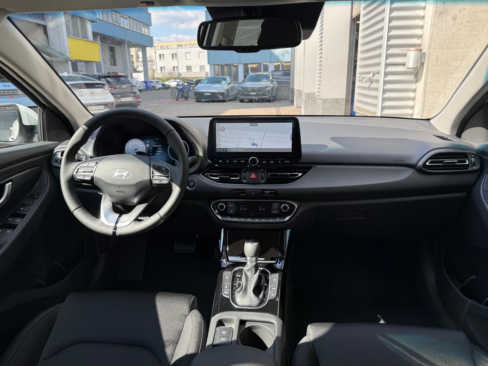 HYUNDAI i30 1.6 T-GDi Amplia-image-7