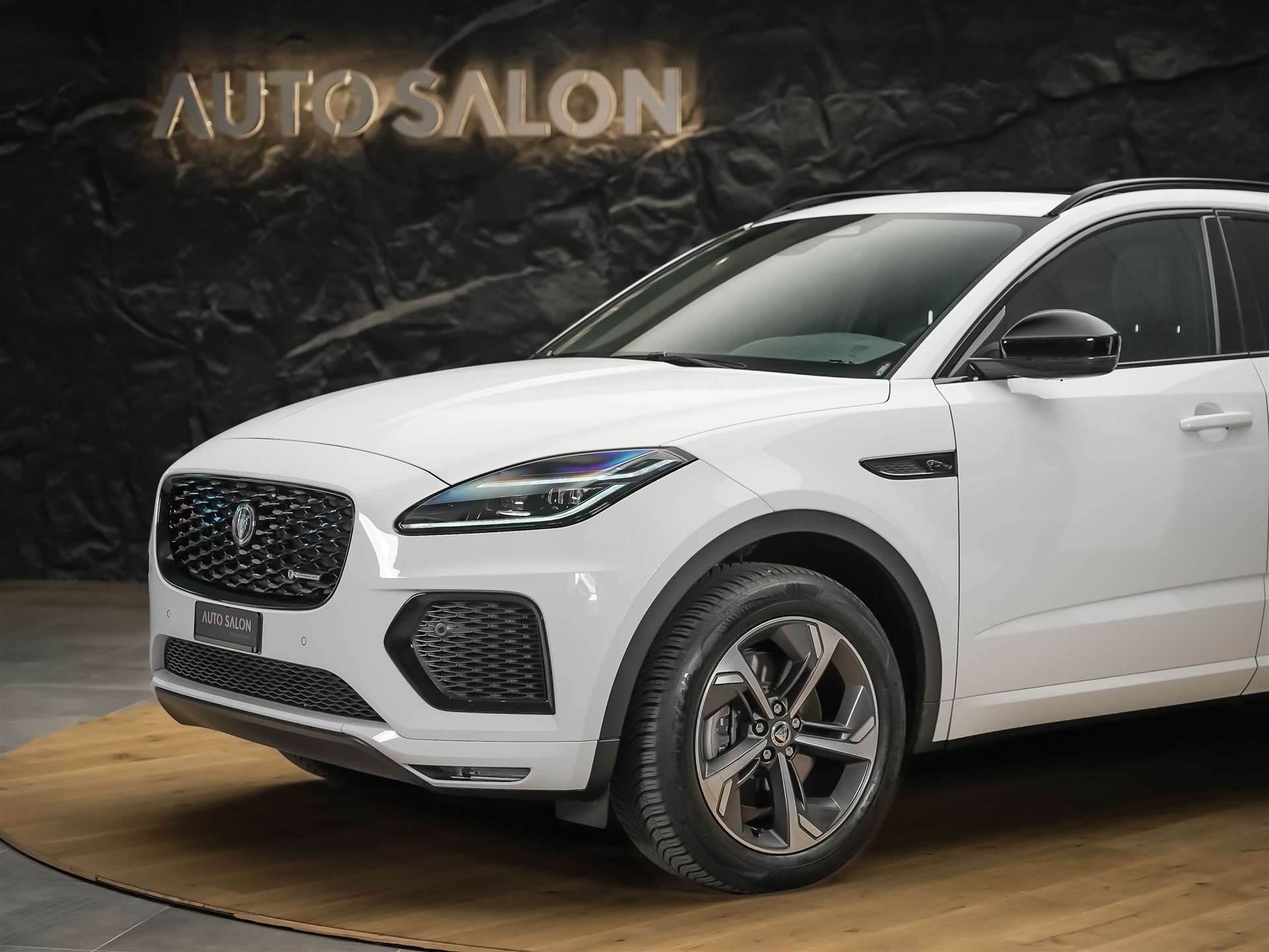 JAGUAR E-Pace 2.0 I4 250 R-Dynamic SE AWD *Facelift*Panorama*Meridian*Assistent*-image-16