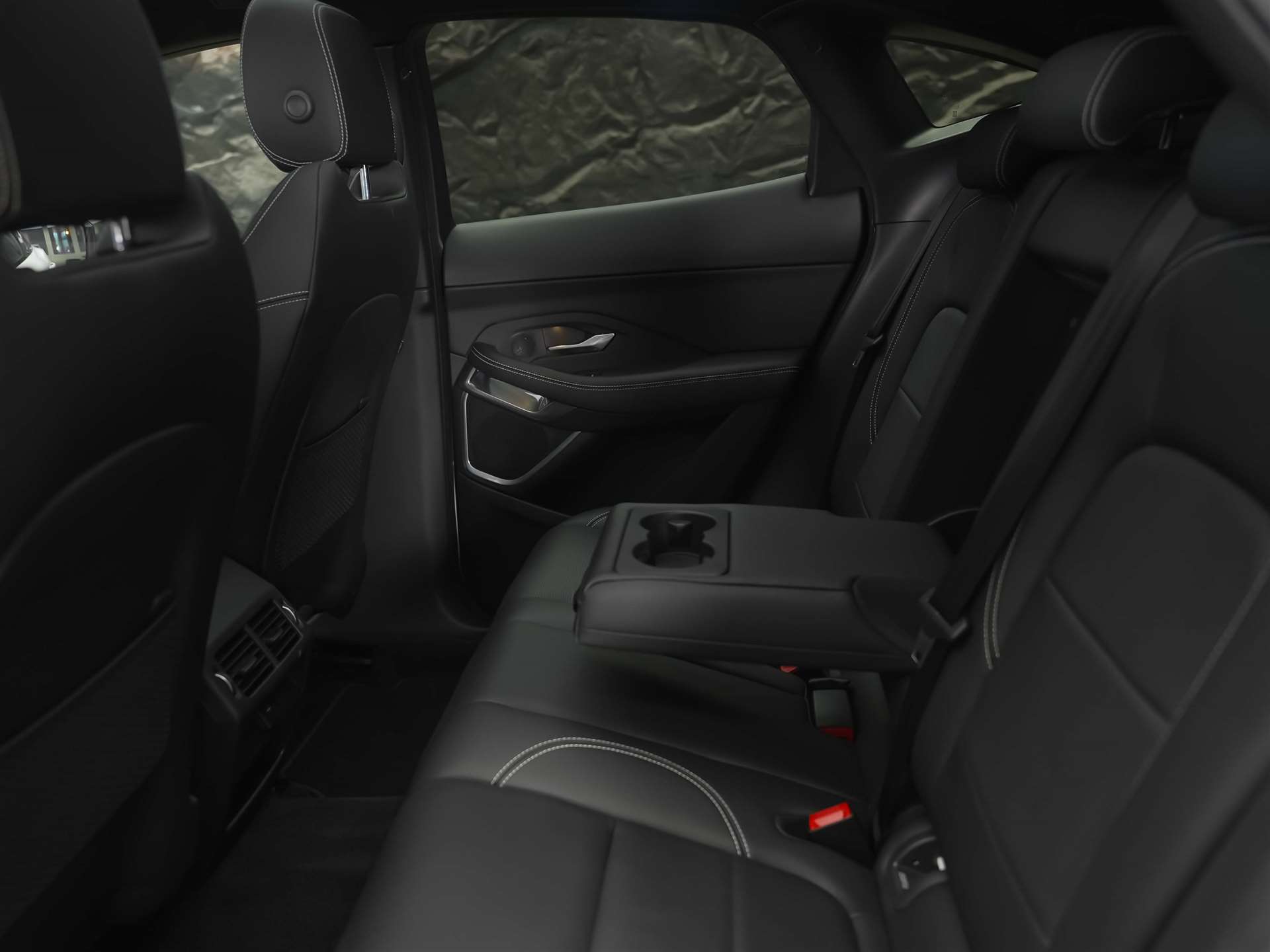 JAGUAR E-Pace 2.0 I4 250 R-Dynamic SE AWD *Facelift*Panorama*Meridian*Assistent*-image-14