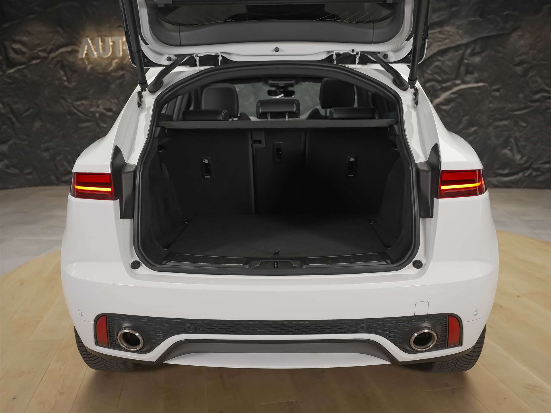 JAGUAR E-Pace 2.0 I4 250 R-Dynamic SE AWD *Facelift*Panorama*Meridian*Assistent*-image-46