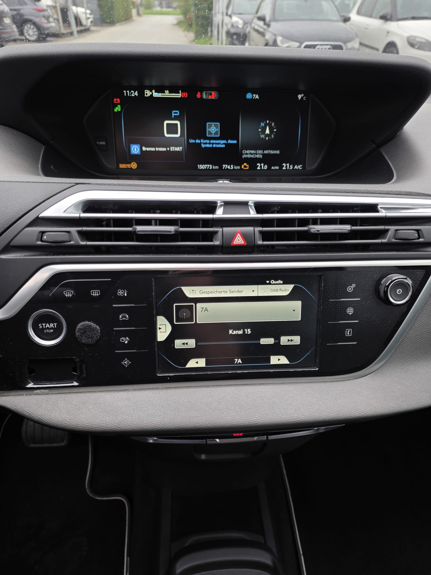 CITROEN Grand C4 Picasso 2.0 BlueHDi Exclusive Automatic-image-8
