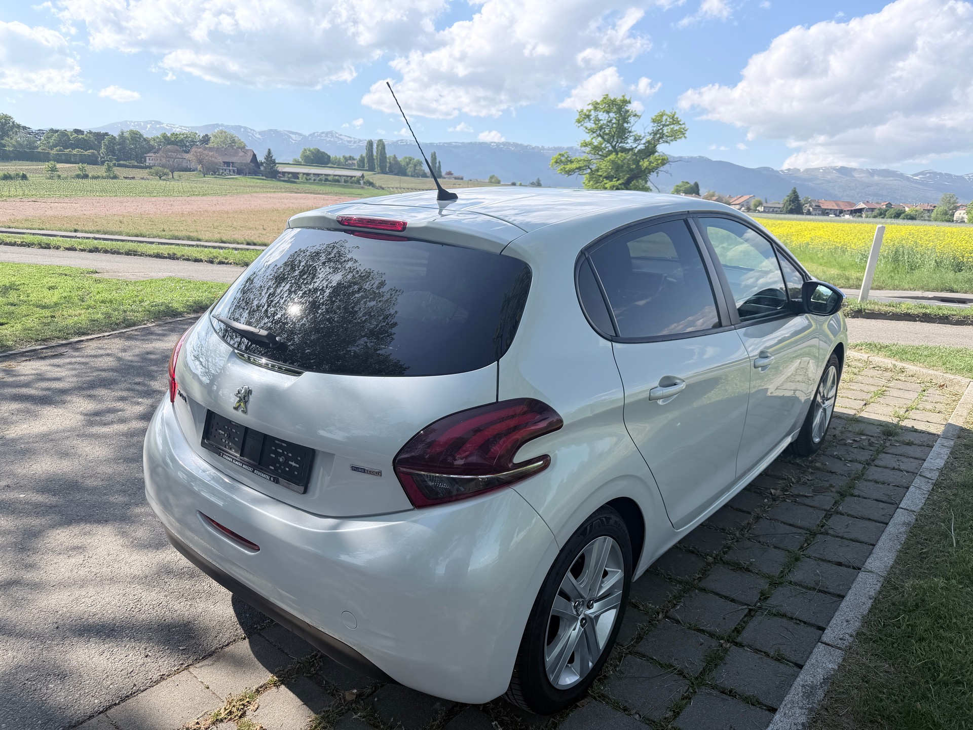 PEUGEOT 208 1.2 PureTech Active-image-5