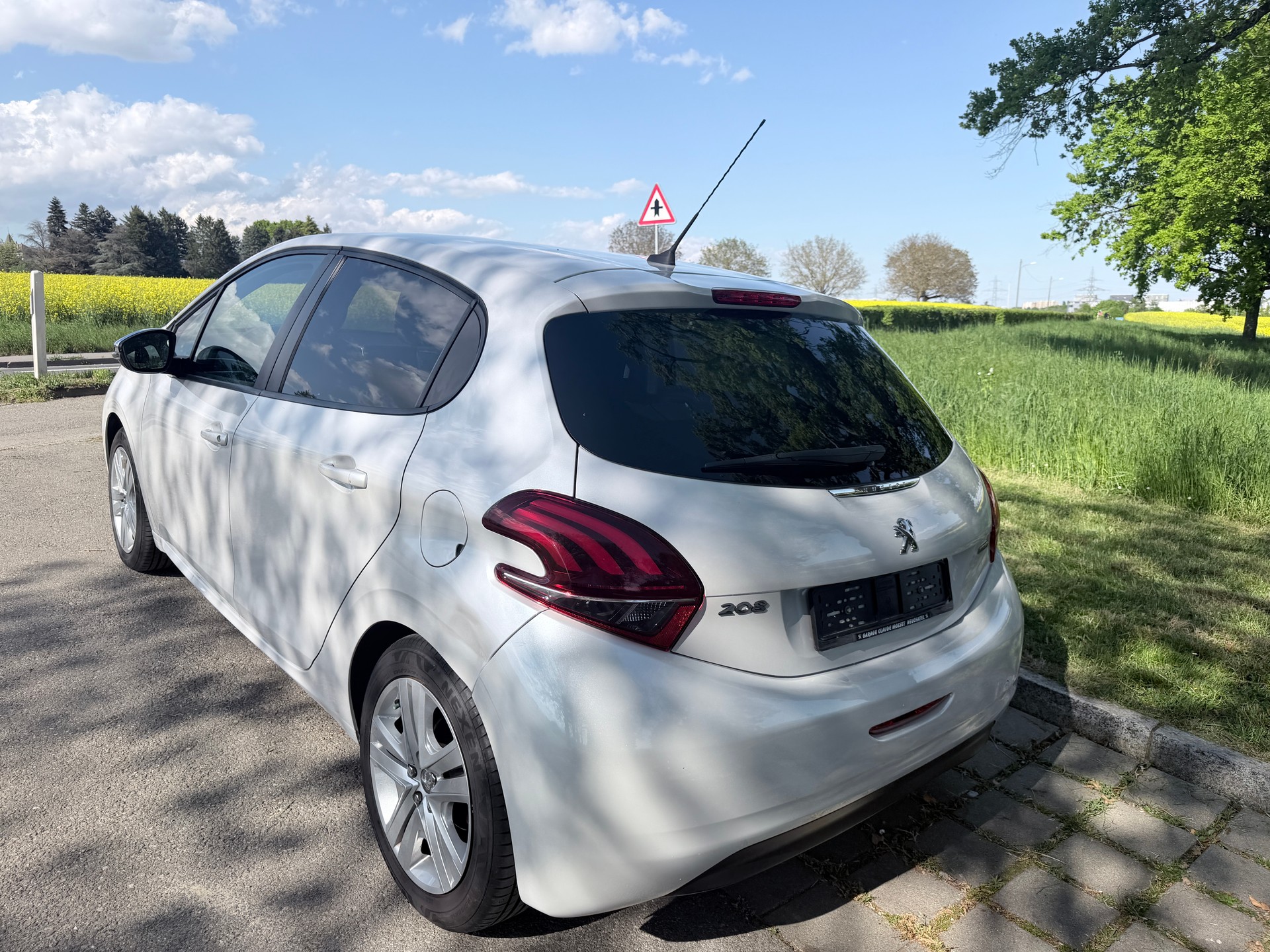 PEUGEOT 208 1.2 PureTech Active-showroom-element-3