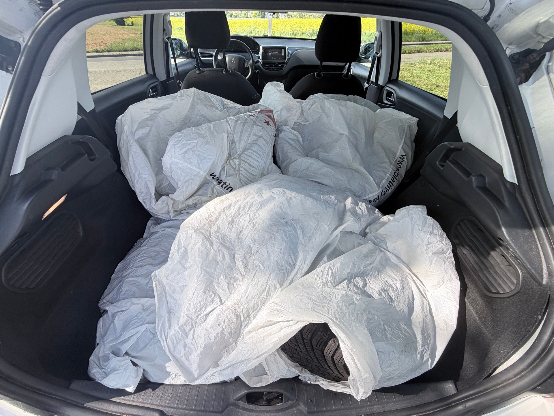 PEUGEOT 208 1.2 PureTech Active-image-13
