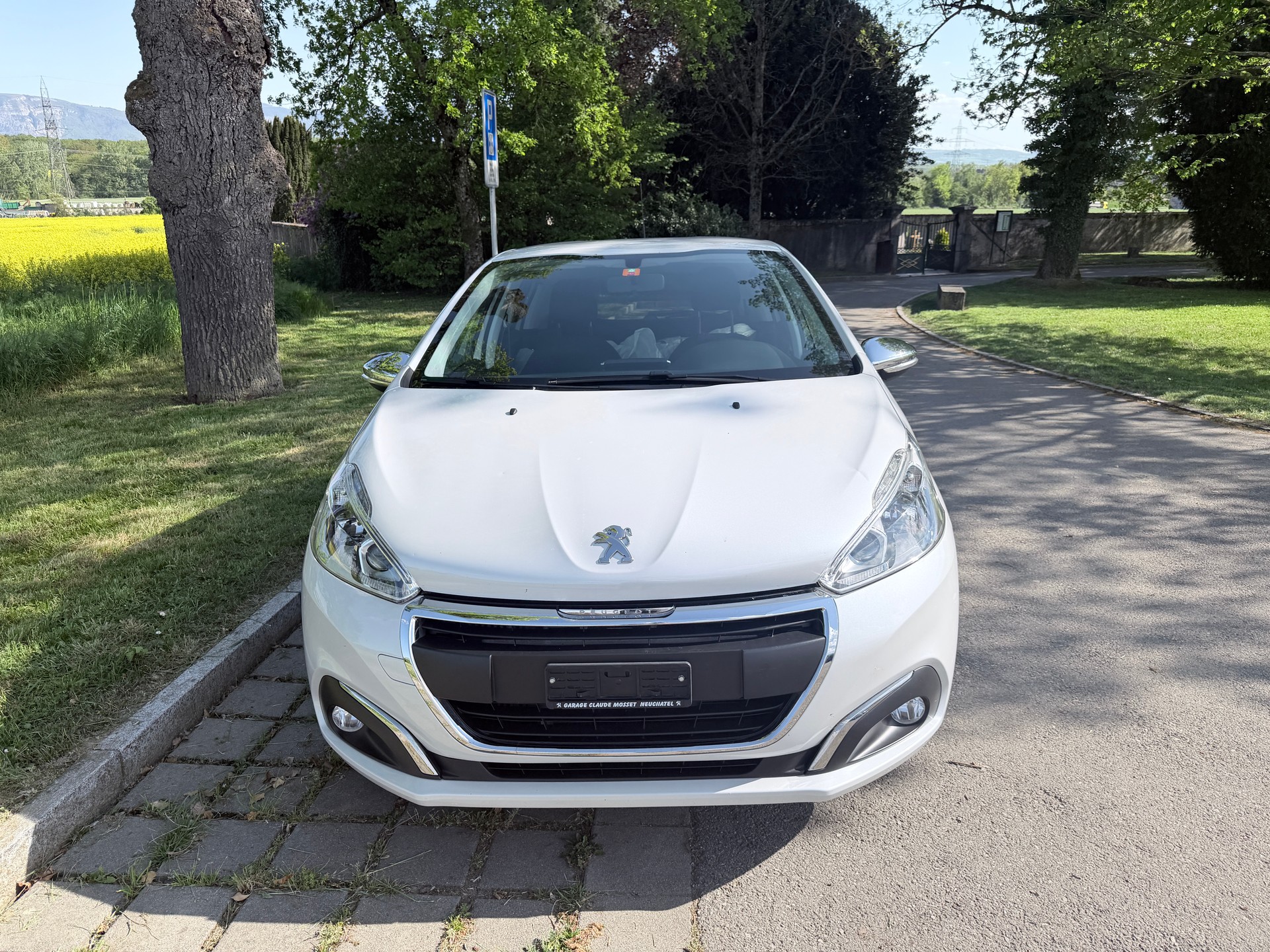 PEUGEOT 208 1.2 PureTech Active-showroom-element-1