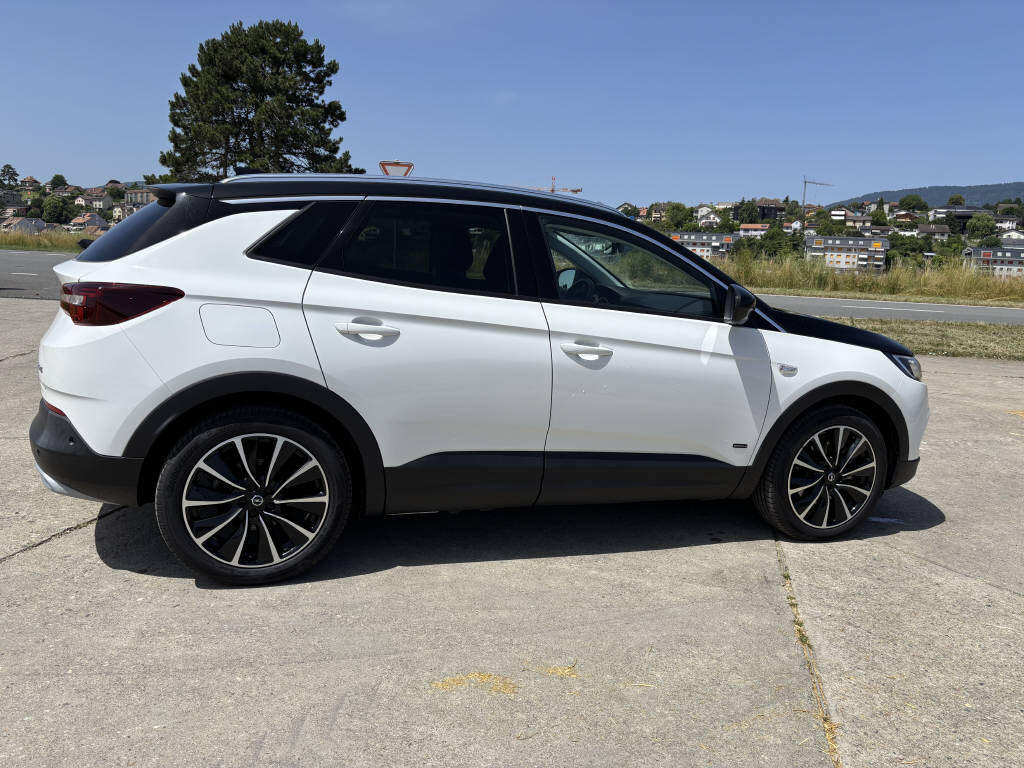 OPEL Grandland X 1.6 T PHEV Excellence-showroom-element-2