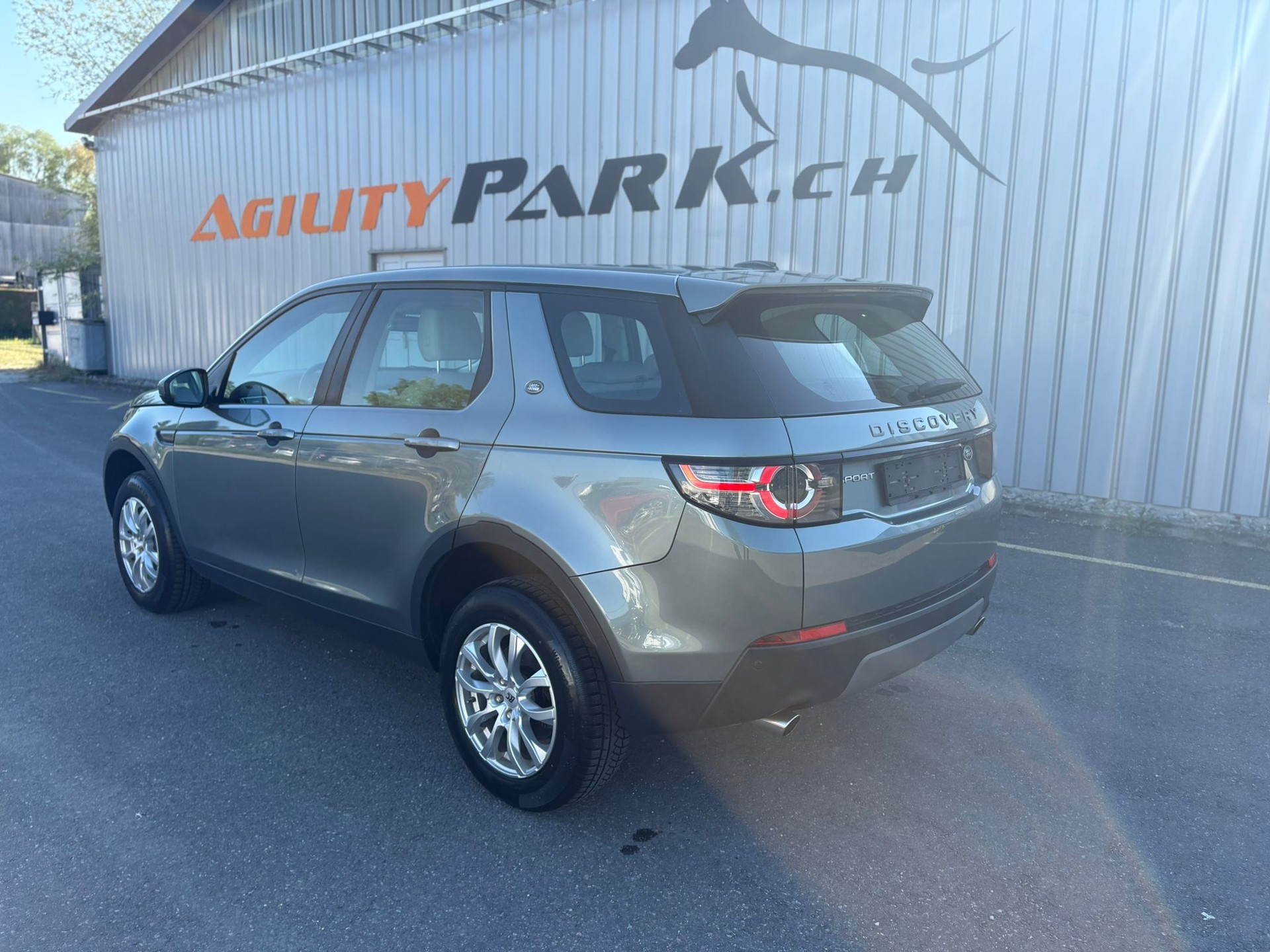 LAND ROVER Discovery Sport 2.0 TD4 HSE AT9-image-9