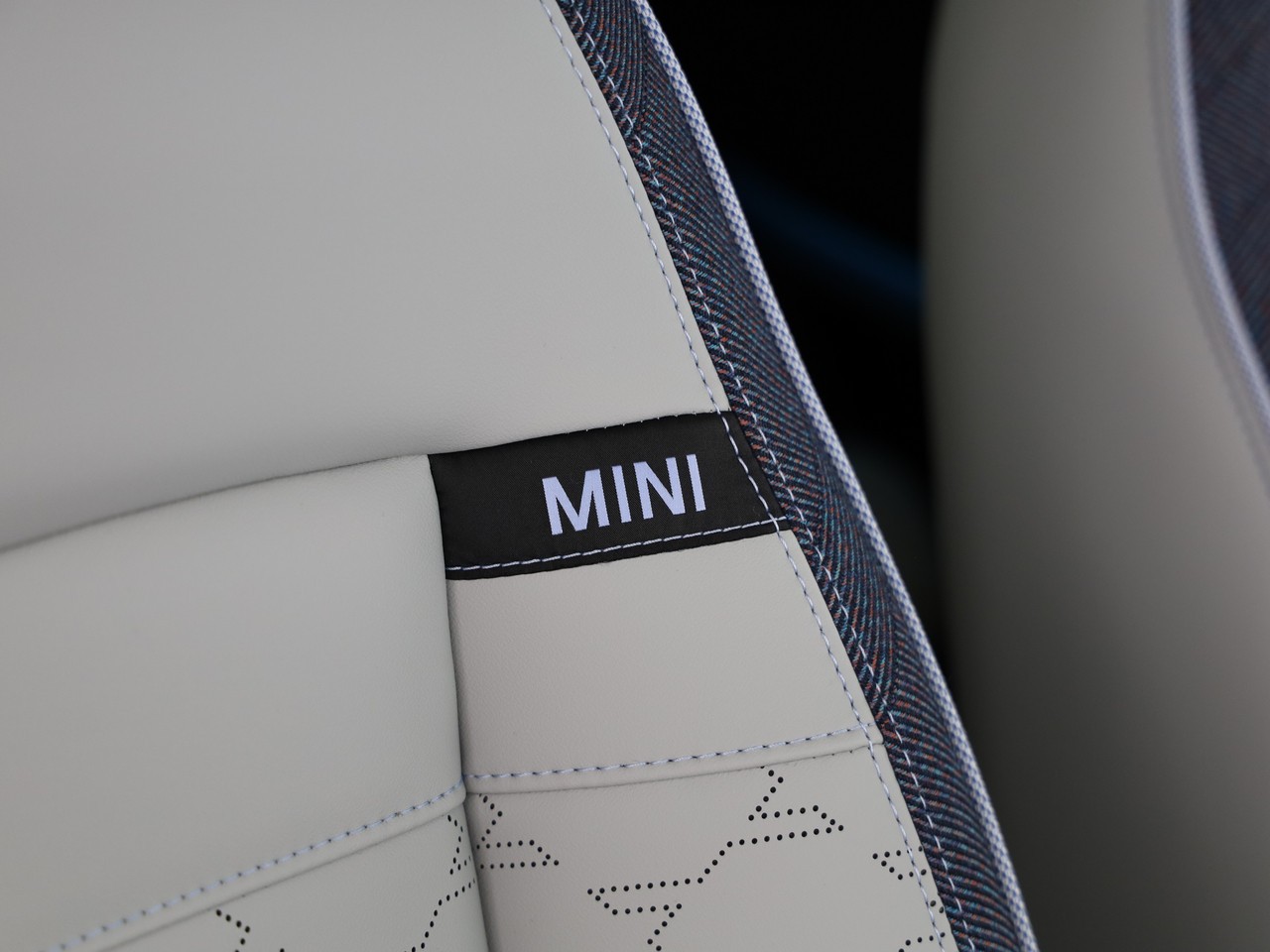 MINI Aceman E-image-11
