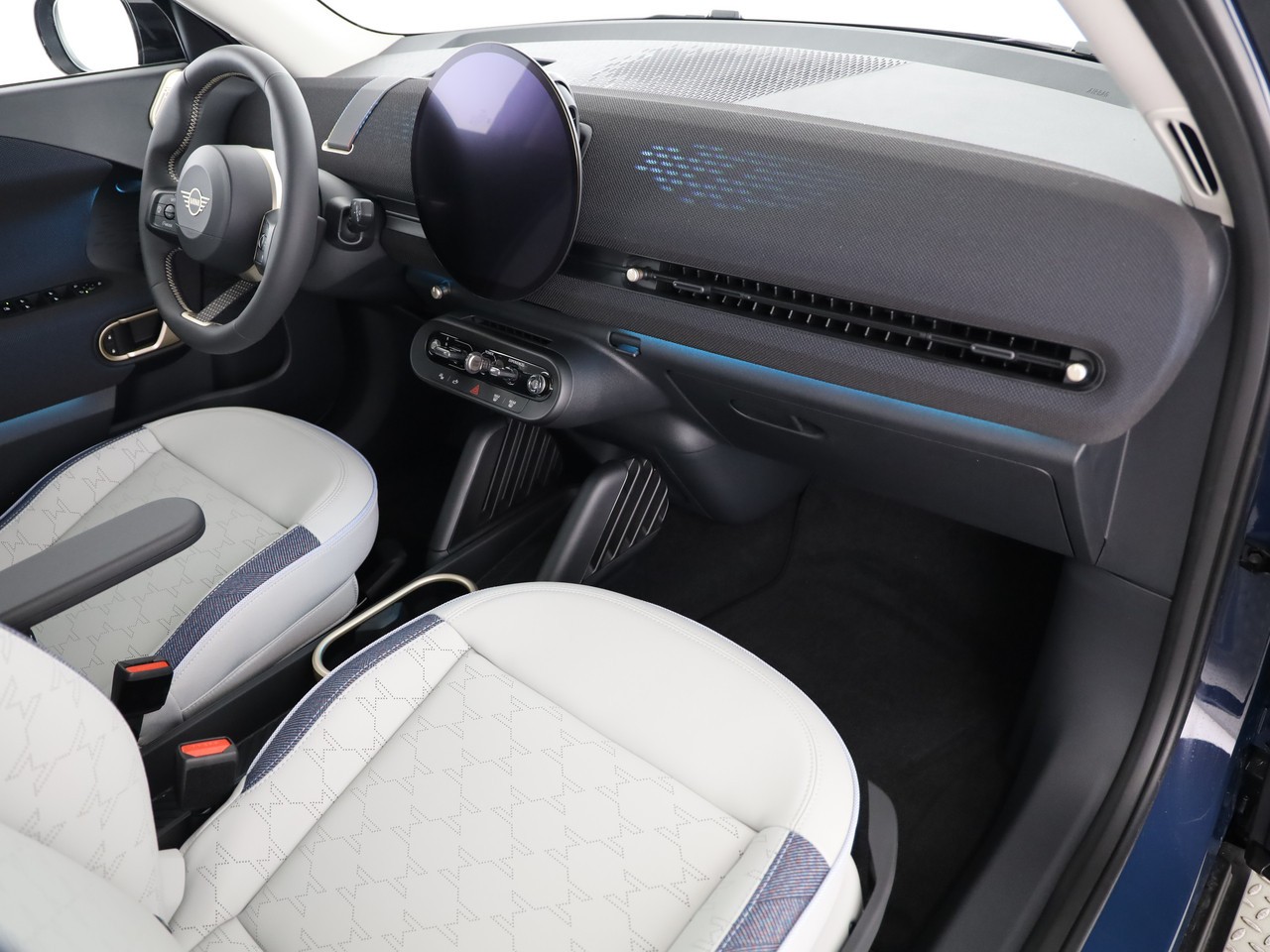 MINI Aceman E-image-12