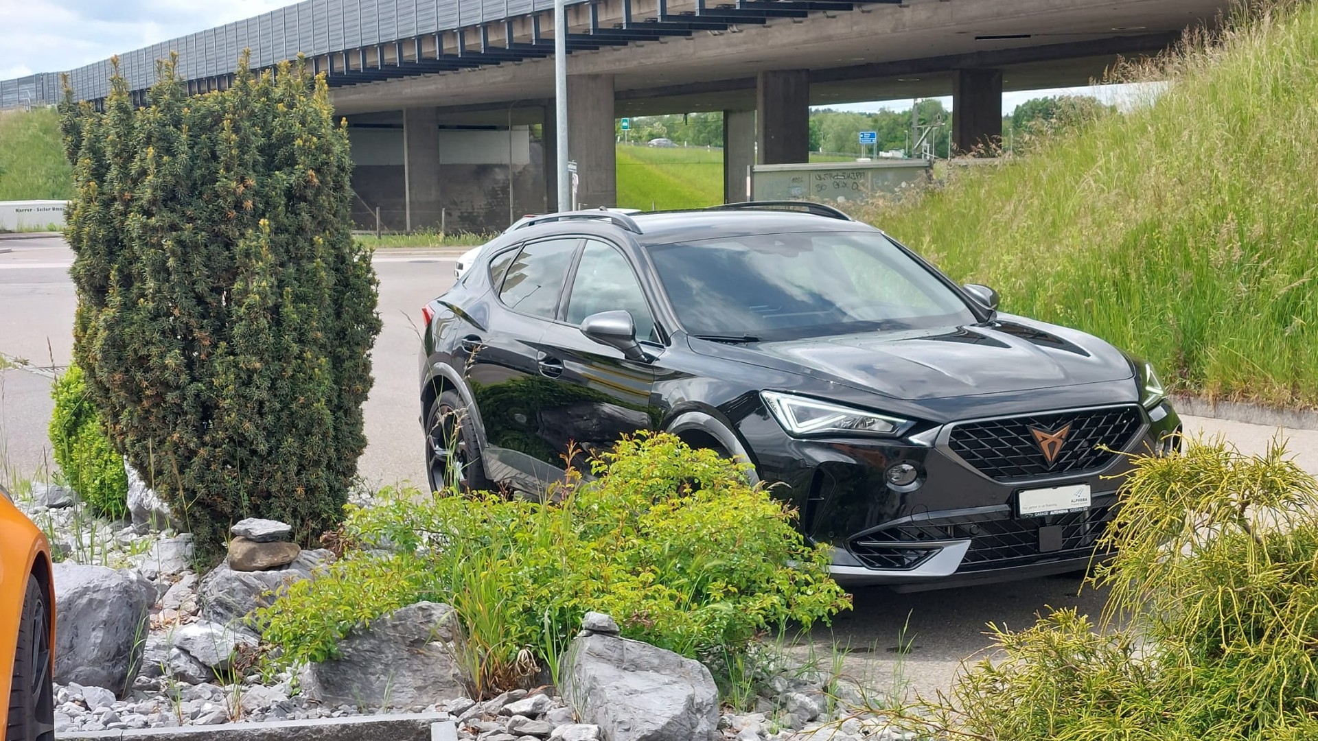 CUPRA Formentor 2.0TSI VZ 4x4 mit AHKupplung 1,8to-showroom-element-2