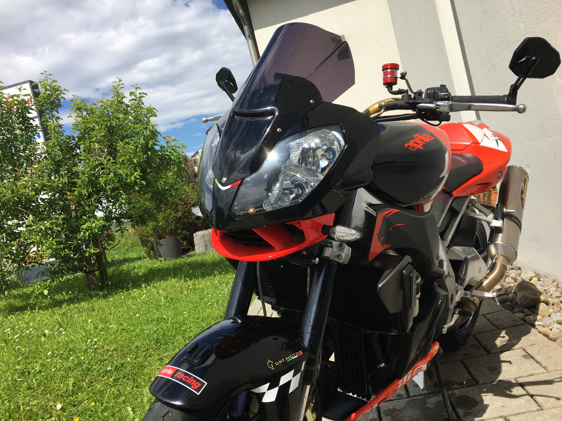 APRILIA Tuono 1000 R-image-2