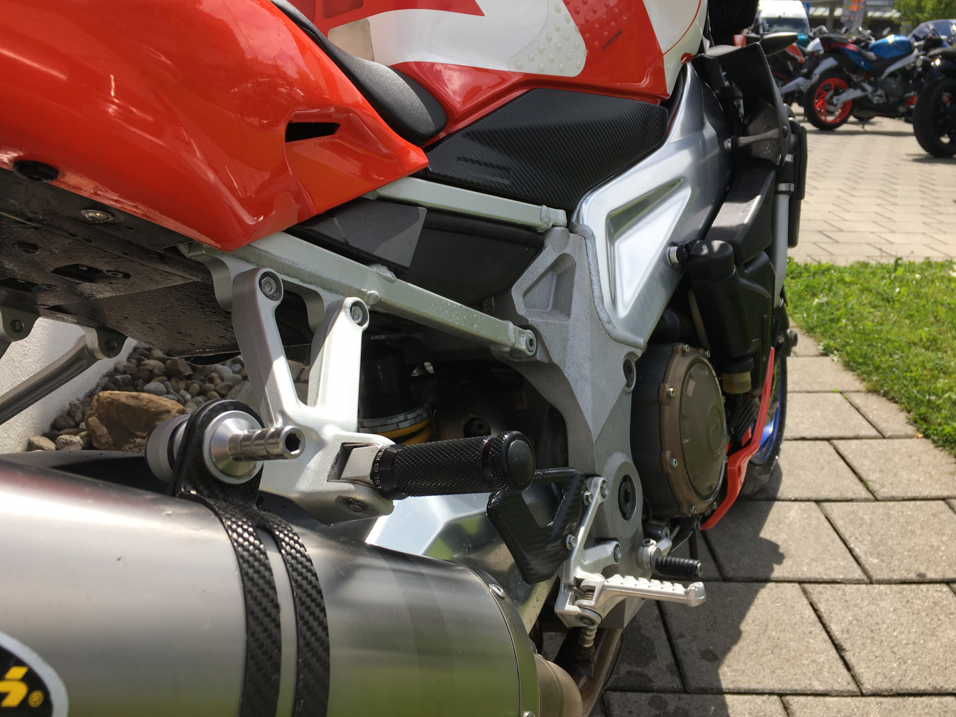 APRILIA Tuono 1000 R-image-6